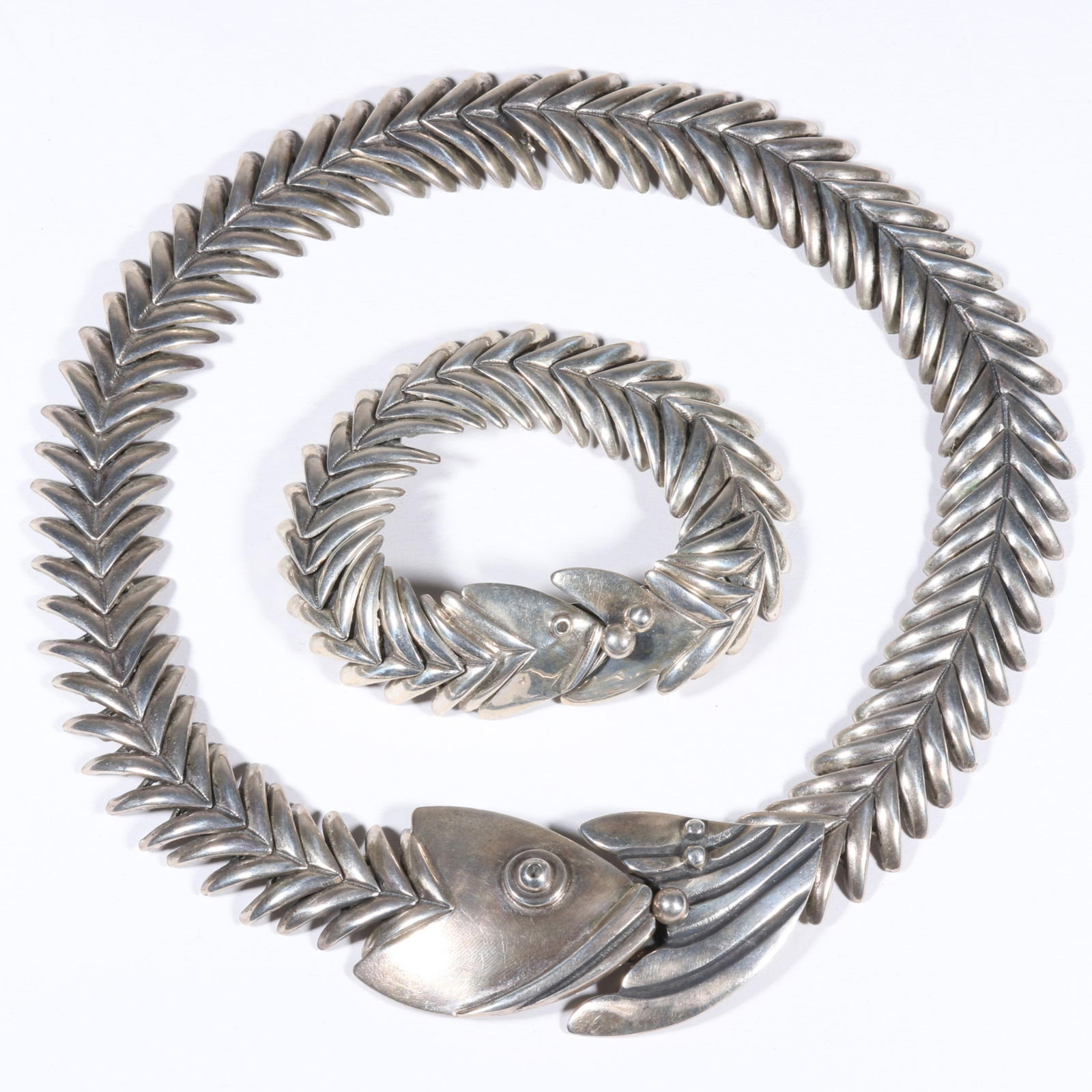 Mexican sterling silver articulated fishbone necklace and matching bracelet. 17 1/2"L x 7/8"W (1 of 8)