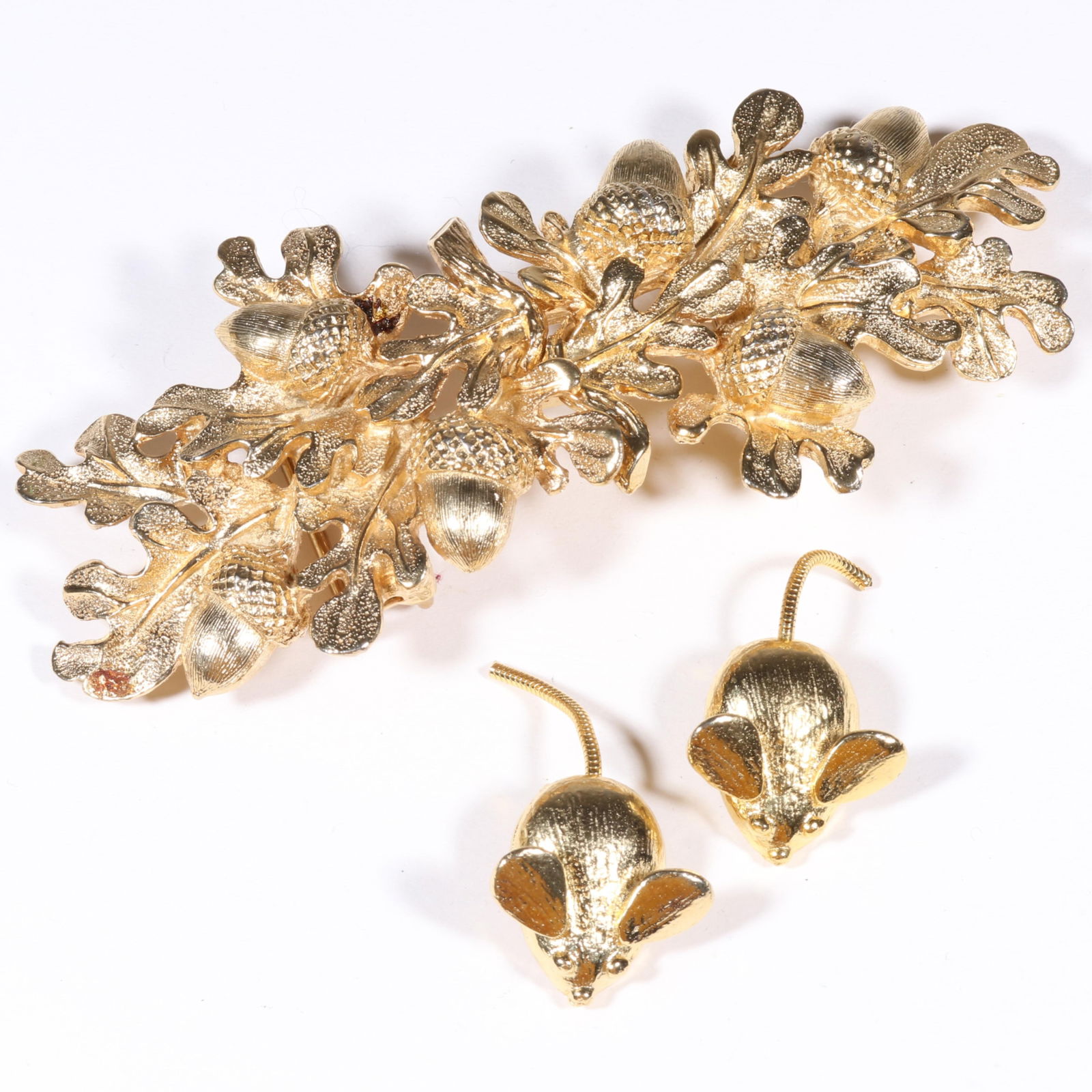 Mimi Di N 2pc designer group: large oak leaf and acorn design buckle with figural mice earrings 2 (1 of 8)