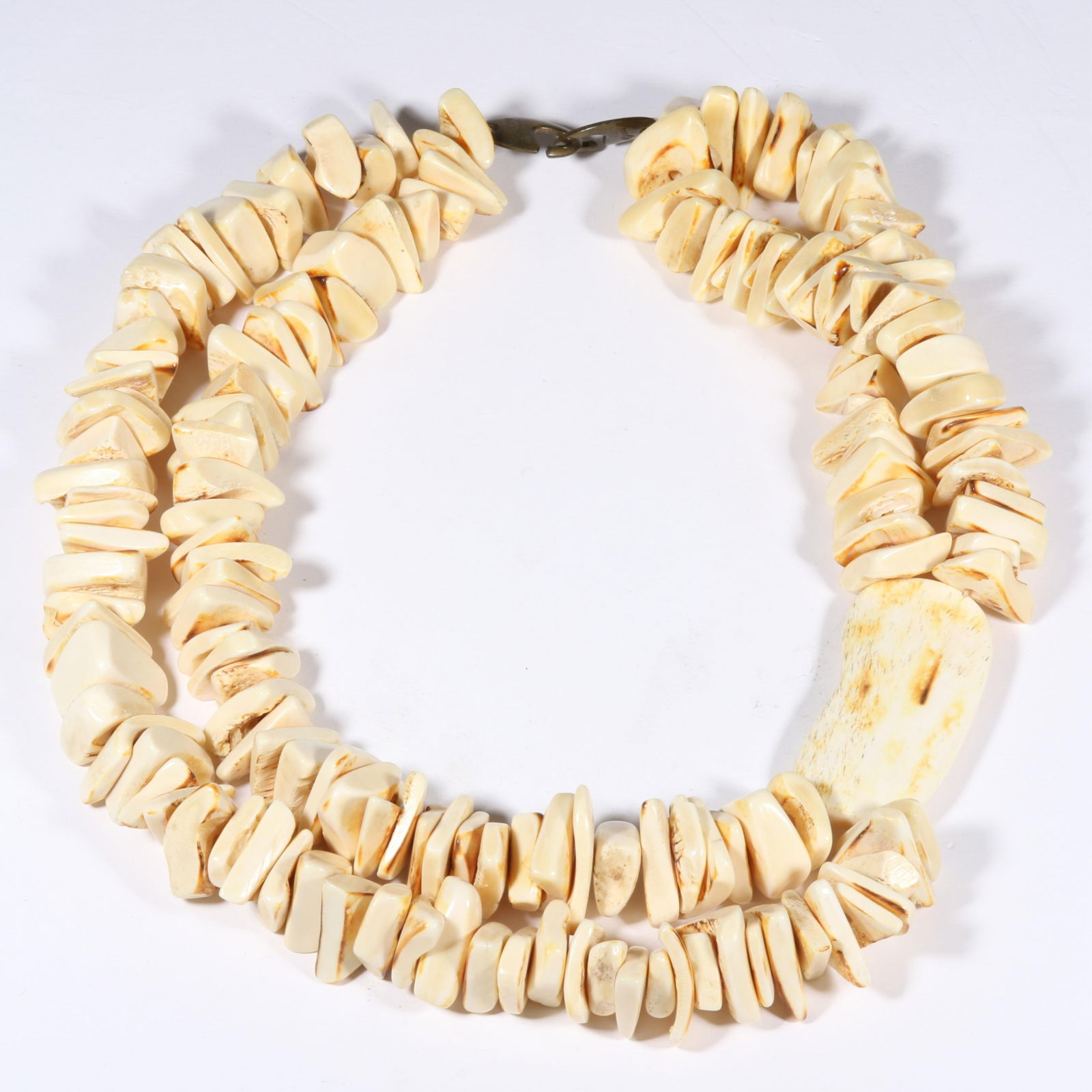 HUGE Gerda Lyngaard for Monies Danish Designer 1988 Copenhagen bone chip double strand necklace. 21: HUGE Gerda Lyngaard for Monies Danish Designer 1988 Copenhagen bone chip double strand necklace. Provenance: From the collection of Cheryl Killmer. 21 3/4"L x 2 1/4"W