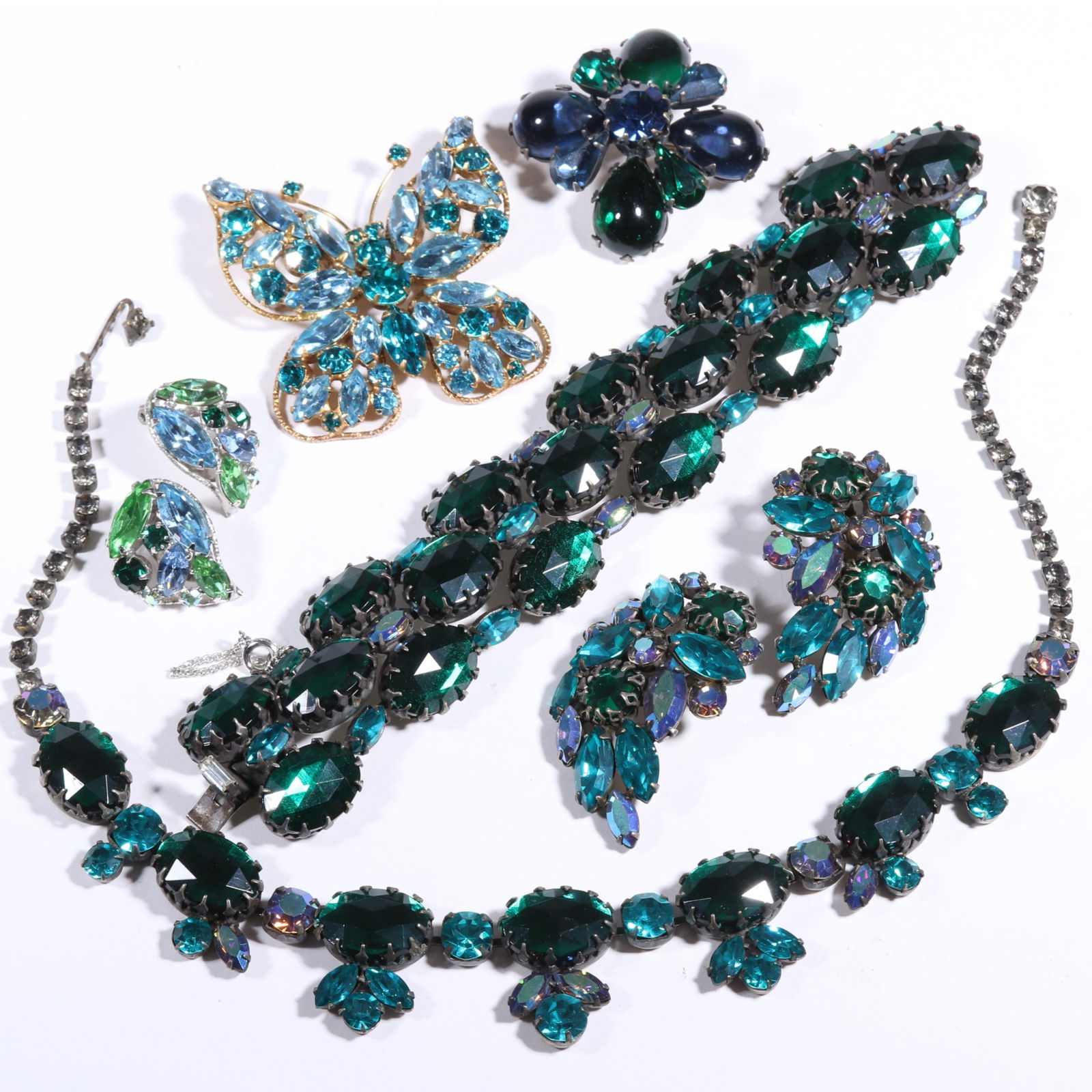 Vintage Regency signed and unsigned green and blue rhinestone crystal jewelry group. 7 1/4"L x 1 (1 of 9)