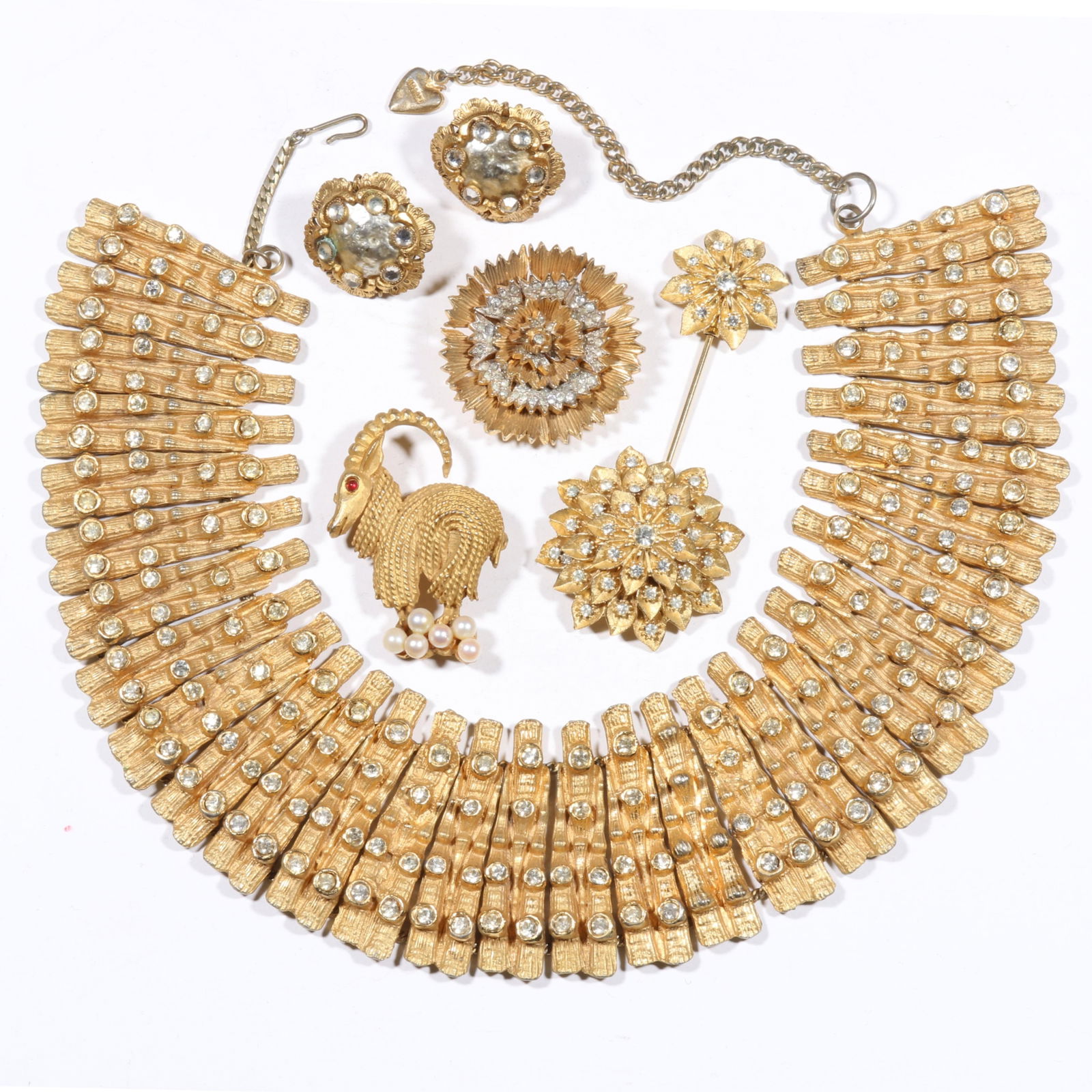 Vintage 5pc. costume jewelry group with Nettie Rosenstein flower brooch, Sandor earrings, Oleg (1 of 11)