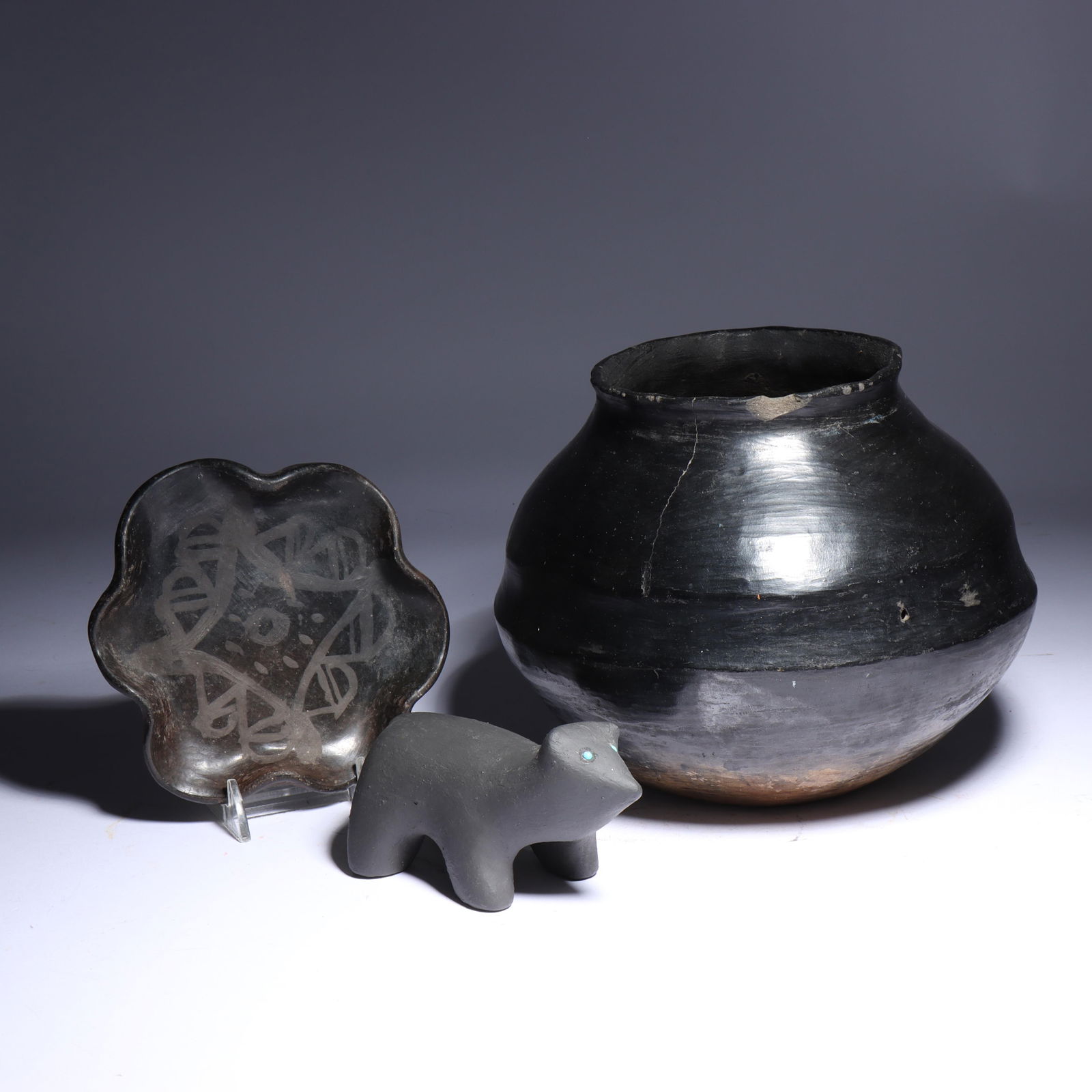 Native American Santa Clara blackware pottery jar and dish, and Pueblo? matte black bear figure 6 (1 of 5)
