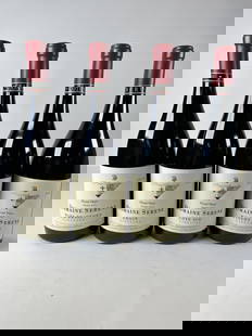 4 bottles - 1 bottle Mark Bradford Vineyard Pinot Noir 2016 DOMAINE SERENE (OR), 1 bottle Grace: 4 bottles - 1 bottle Mark Bradford Vineyard Pinot Noir 2016 DOMAINE SERENE (OR), 1 bottle Grace Vineyard Pinot Noir 2017 DOMAINE SERENE 2017, 1 bottle Cote Sud Vineyard Pinot Noir 2017 DOMAINE SERENE