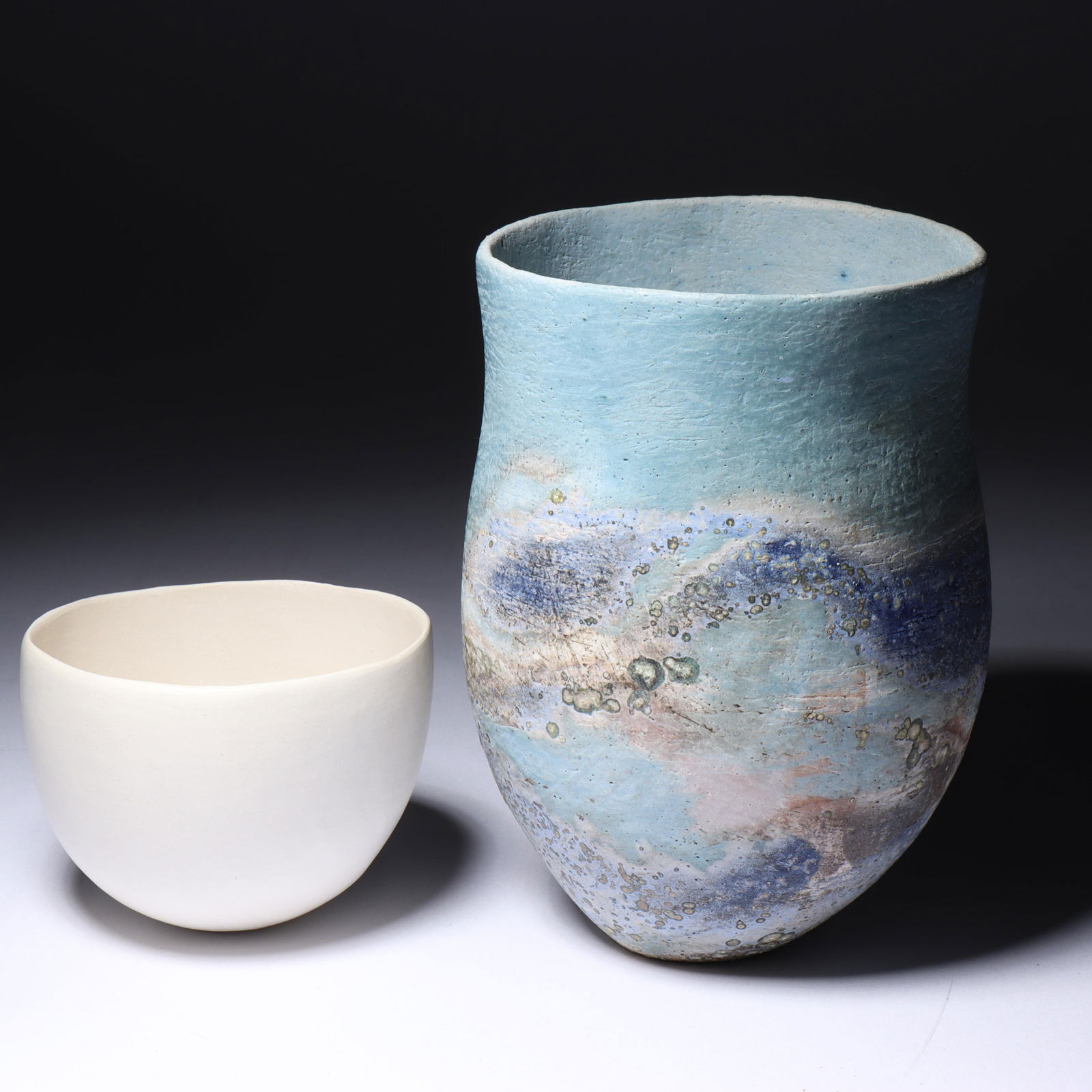 Pair of Elspeth Owen, British (b.1938), two studio pottery pinched pot vessels 5 1/2"H (1 of 7)