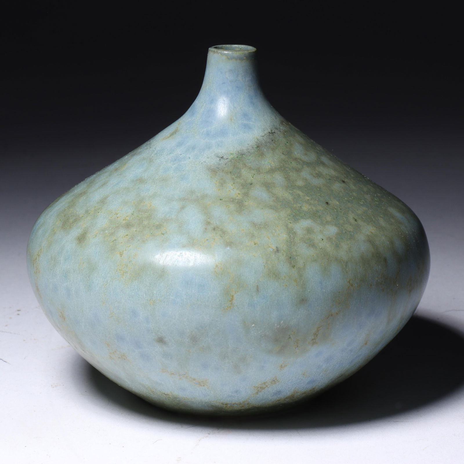 Laura Andreson, California (1902 - 1999), American studio pottery small neck vase, 1977, porcelain (1 of 8)