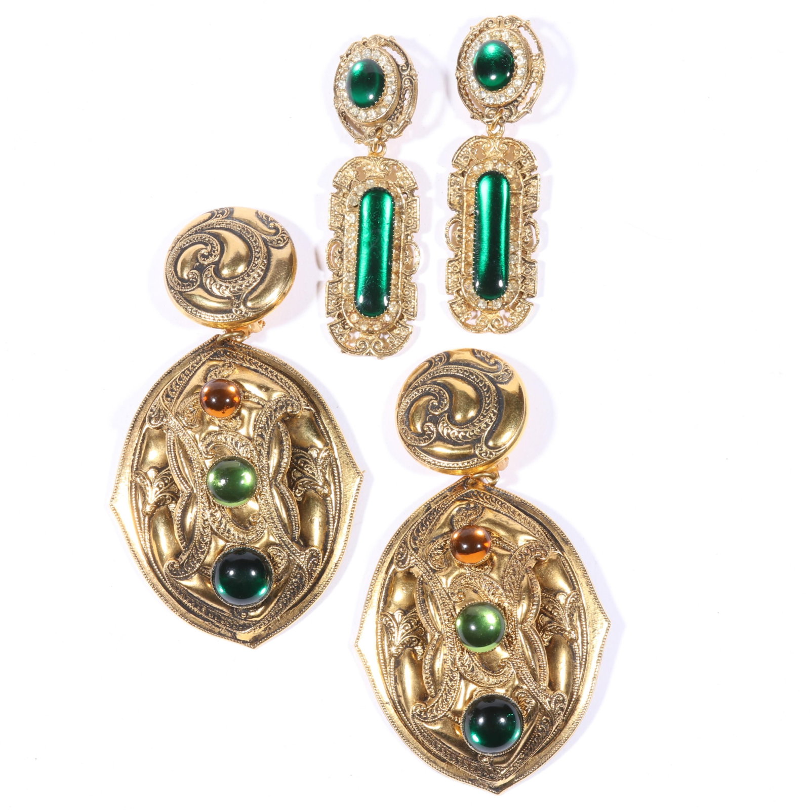 Claire Deve unsigned designer large cabochon drop earrings with unsigned emerald green cabochon drop: Claire Deve unsigned designer large cabochon drop earrings with unsigned emerald green cabochon drop earrings. 3 3/4"Drop x 2"W (Claire Deve earrings)