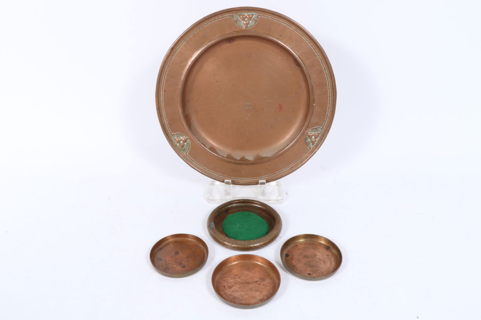 Arts & Crafts Roycroft hammered copper group: trefoil tray and set of 4 coaster trinket dishes (1 of 11)
