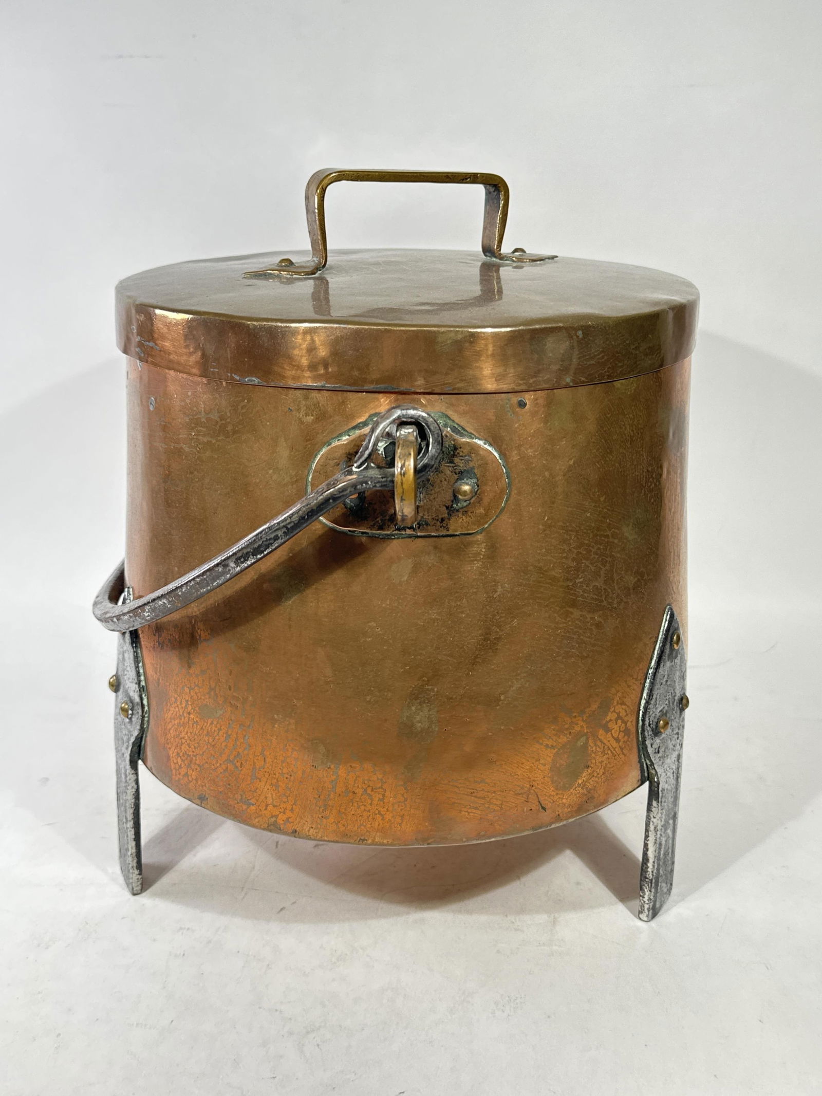 Camard hand wrought French copper mixed metal footed kettle and cover. (1 of 8)