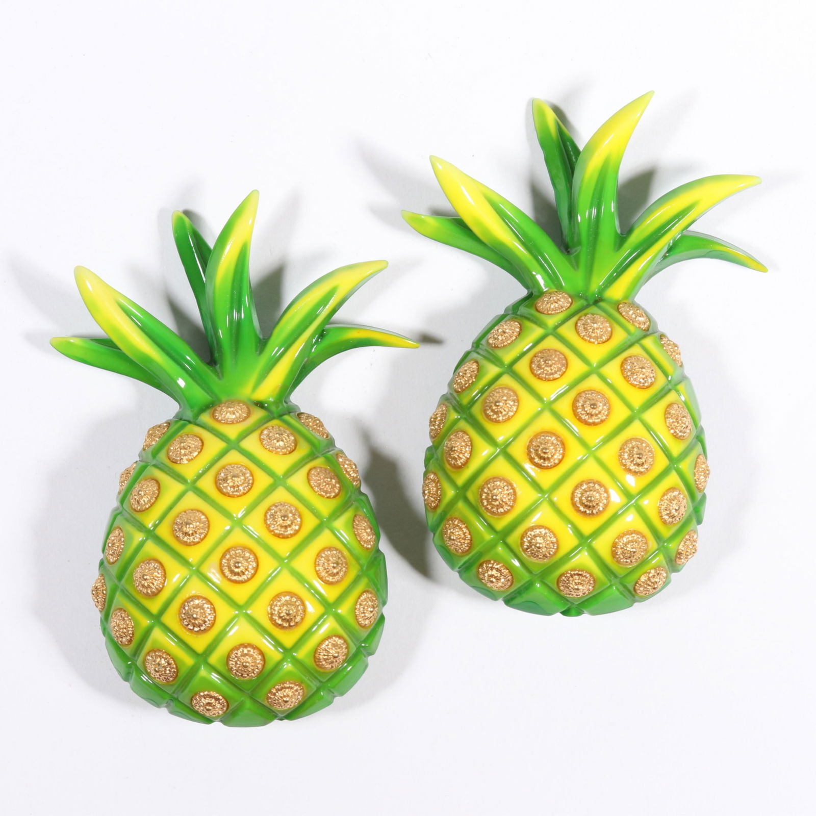 HUGE Isabel Canovas whimsical plastic or resin dimensional pineapple earrings with gilt metal: HUGE Isabel Canovas whimsical plastic or resin dimensional pineapple earrings with gilt metal accents.3"H x 1 5/8"W