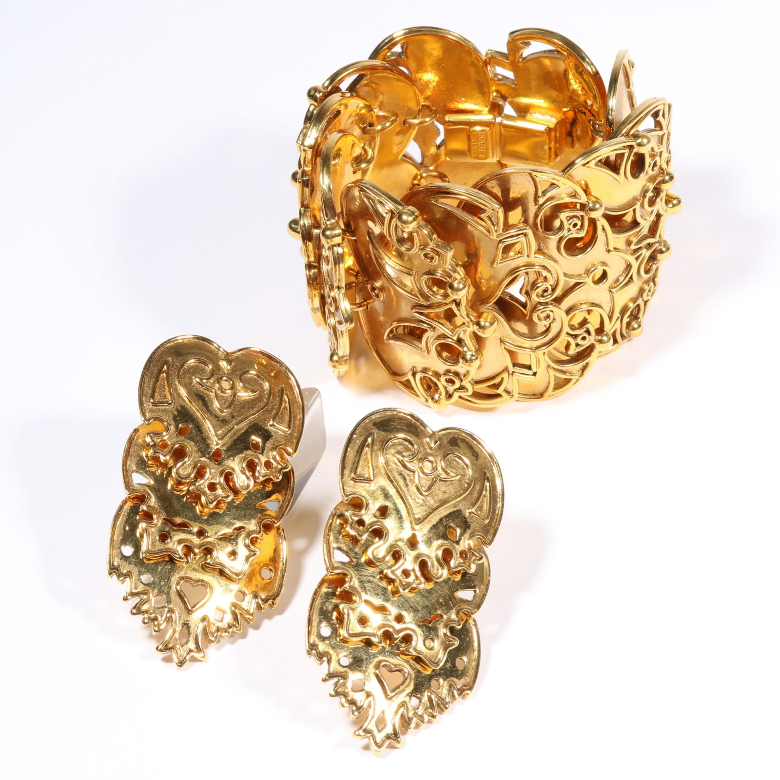 Isabel Canovas French designer gilt metal panel bracelet and matching earrings. 6 1/2"L x 2 3/8"W: Isabel Canovas French designer gilt metal panel bracelet and matching earrings.6 1/2"L x 2 3/8"W (bracelet)