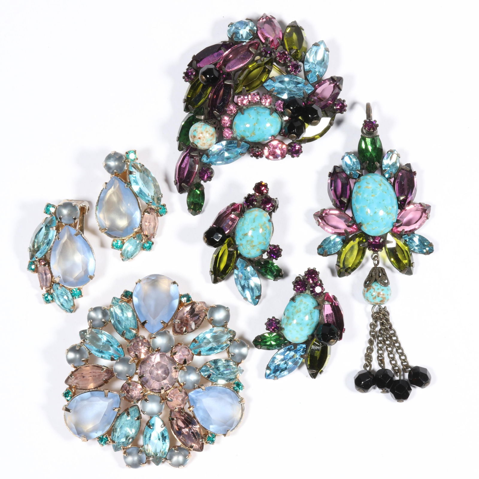 Alice Caviness frosted blue and pink rhinestone crystal brooch and matching earrings with unsigned (1 of 12)