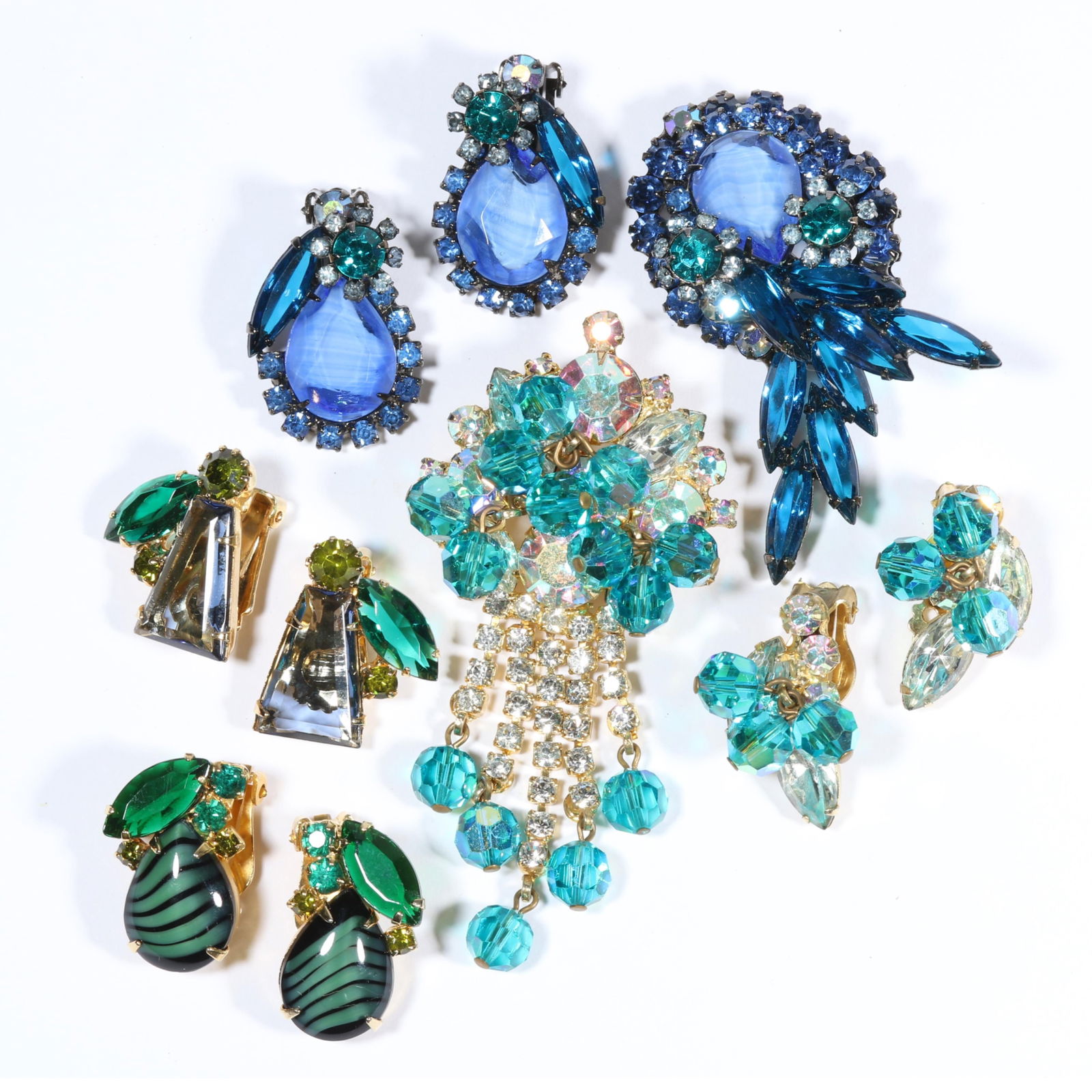 Book Piece D & E Juliana rhinestone crystal art glass costume jewelry group. 2 3/8"H x 1 1/2"W (art (1 of 15)