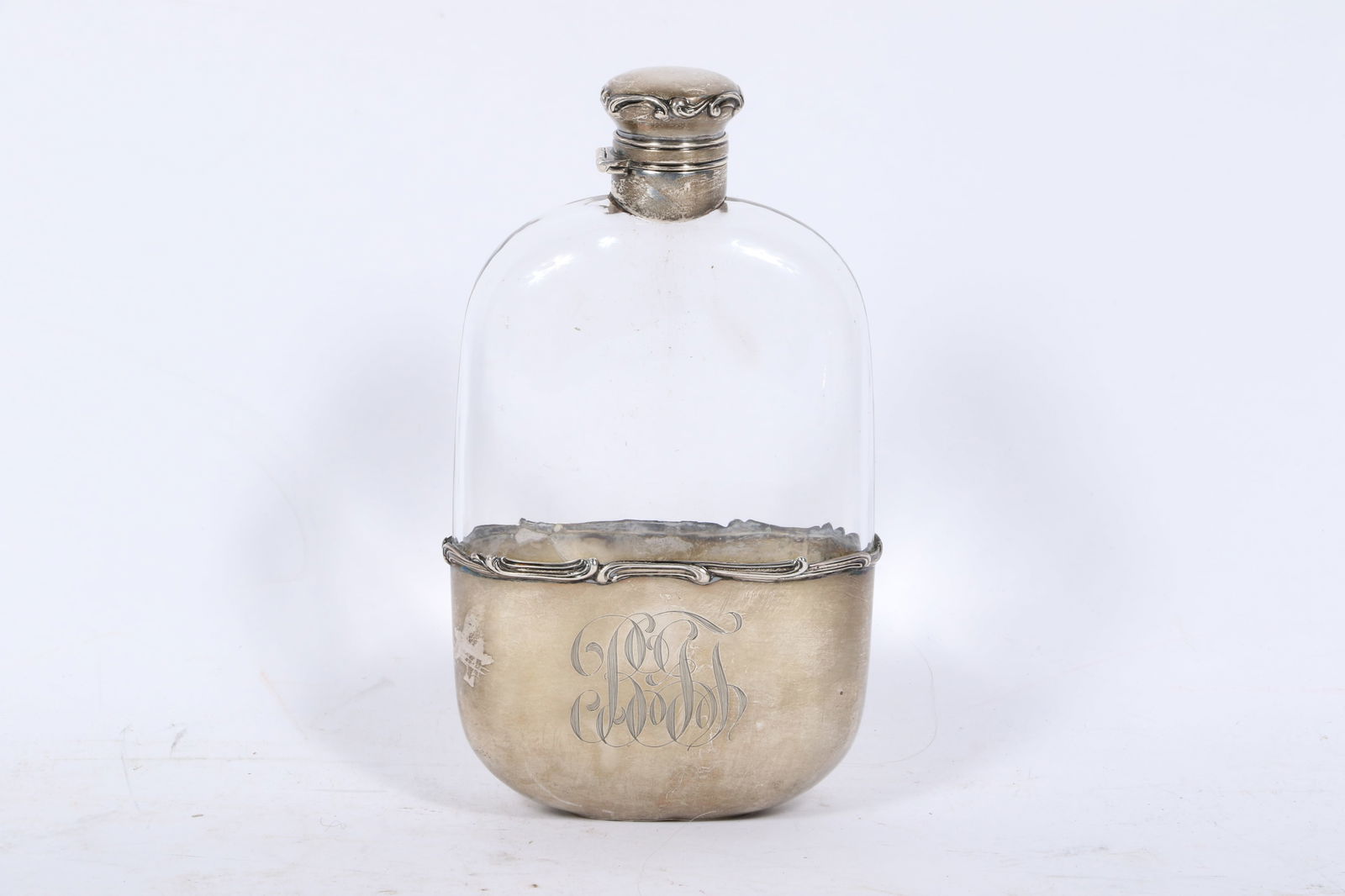 Antique English sterling silver and glass 1/2 pint flask 6 1/2'H x 4'W: Antique English sterling silver and glass 1/2 pint flask 6 1/2"H x 4"W