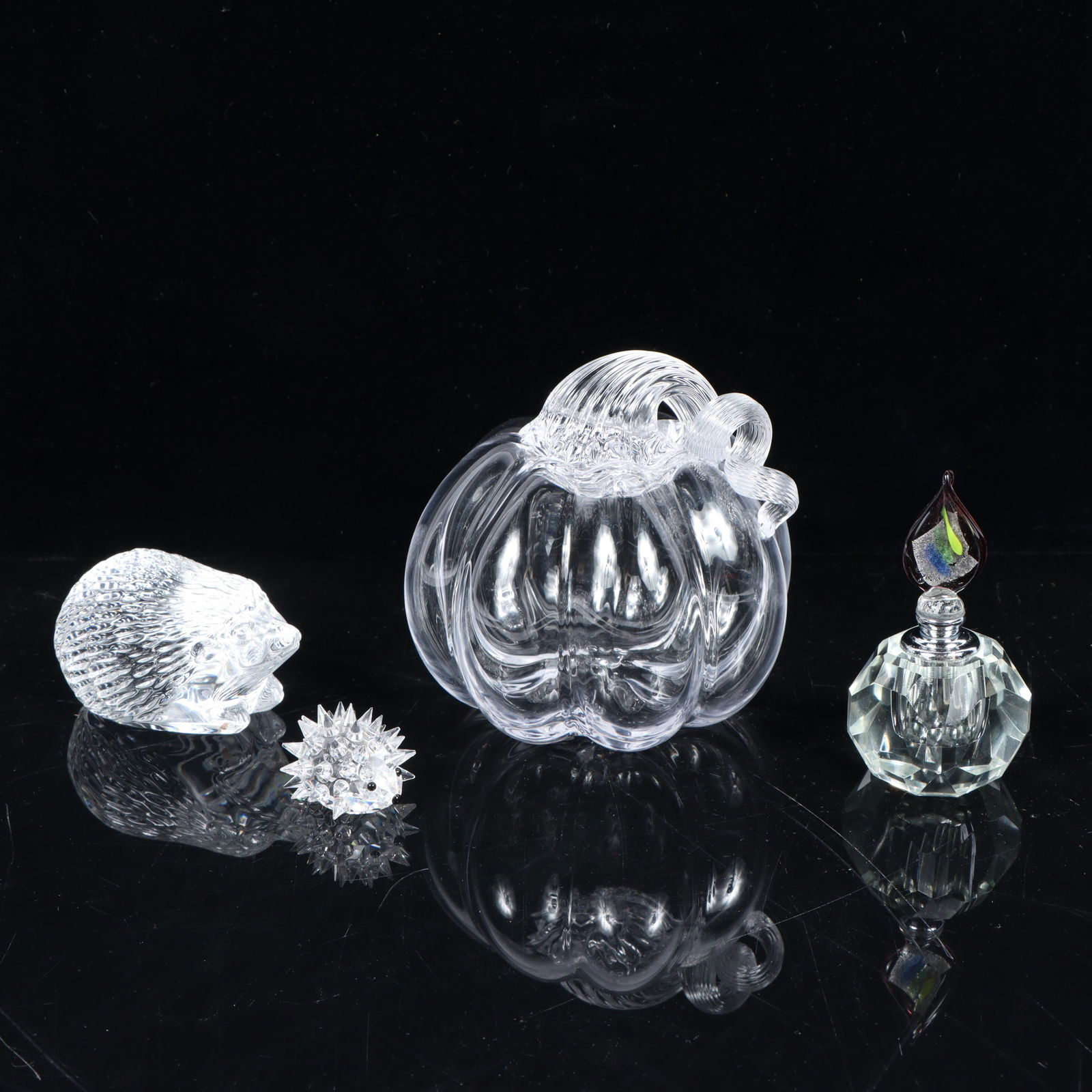 Crystal & glass 4pc: Simon Pearce glass pumpkin figurine with twisted stem, Waterford Crystal hedge (1 of 8)