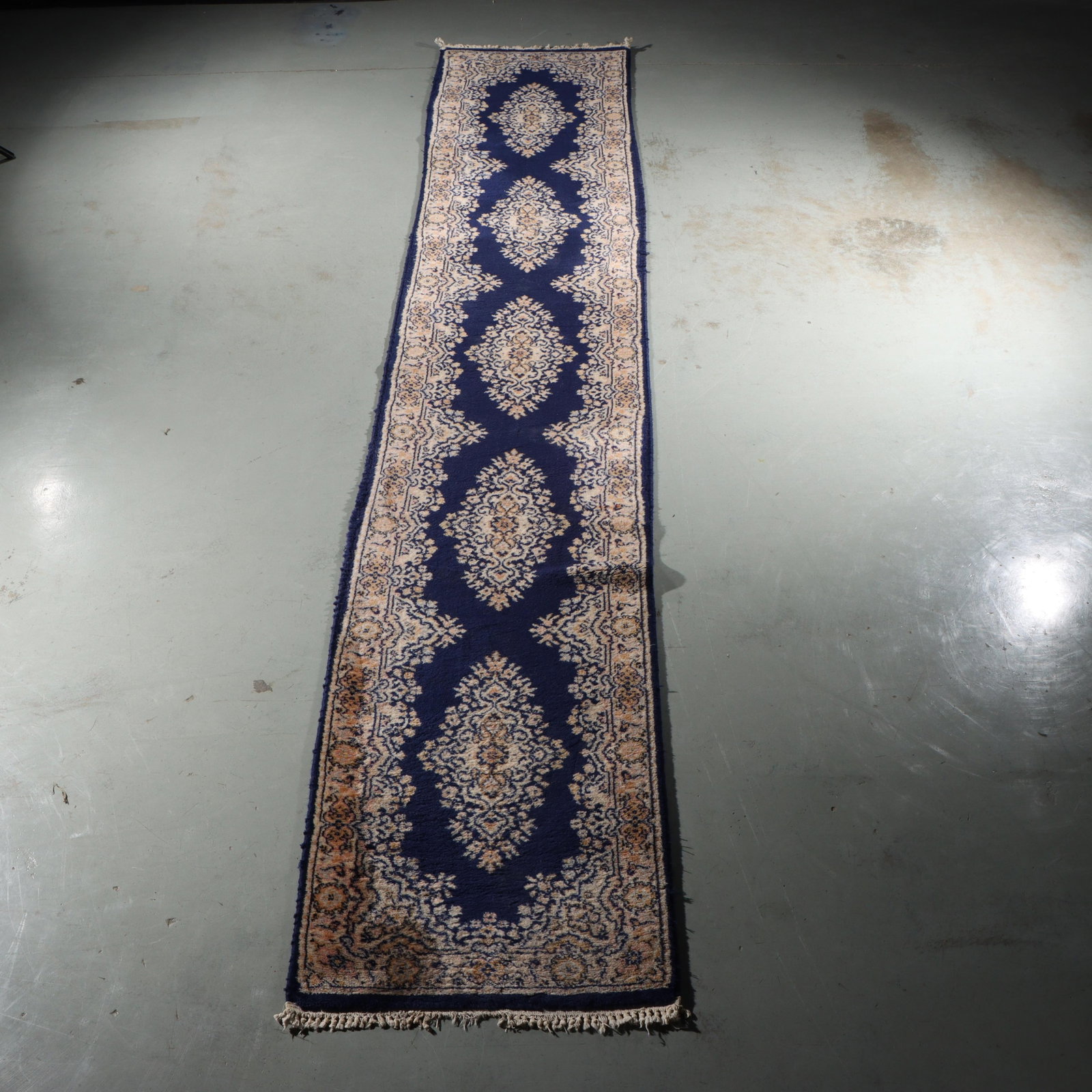 Estate rug carpet runner 142'H x 25 1/2'W: Estate rug carpet runner 142"H x 25 1/2"W