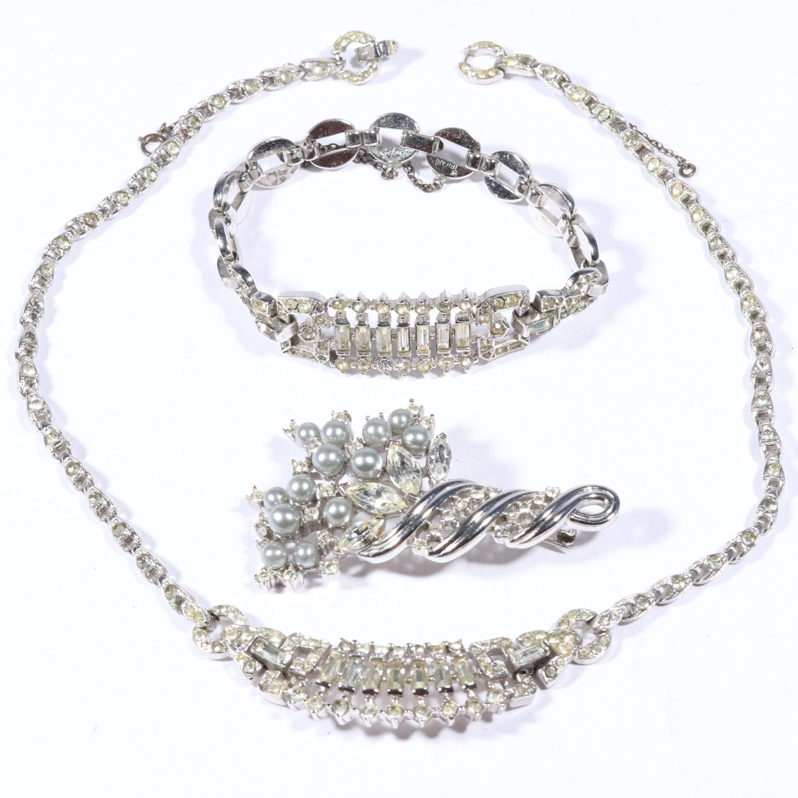 Crown Trifari Retro matching necklace and bracelet with faux pearl brooch. 16 1/4'L x 3/4'W (1 of 16)
