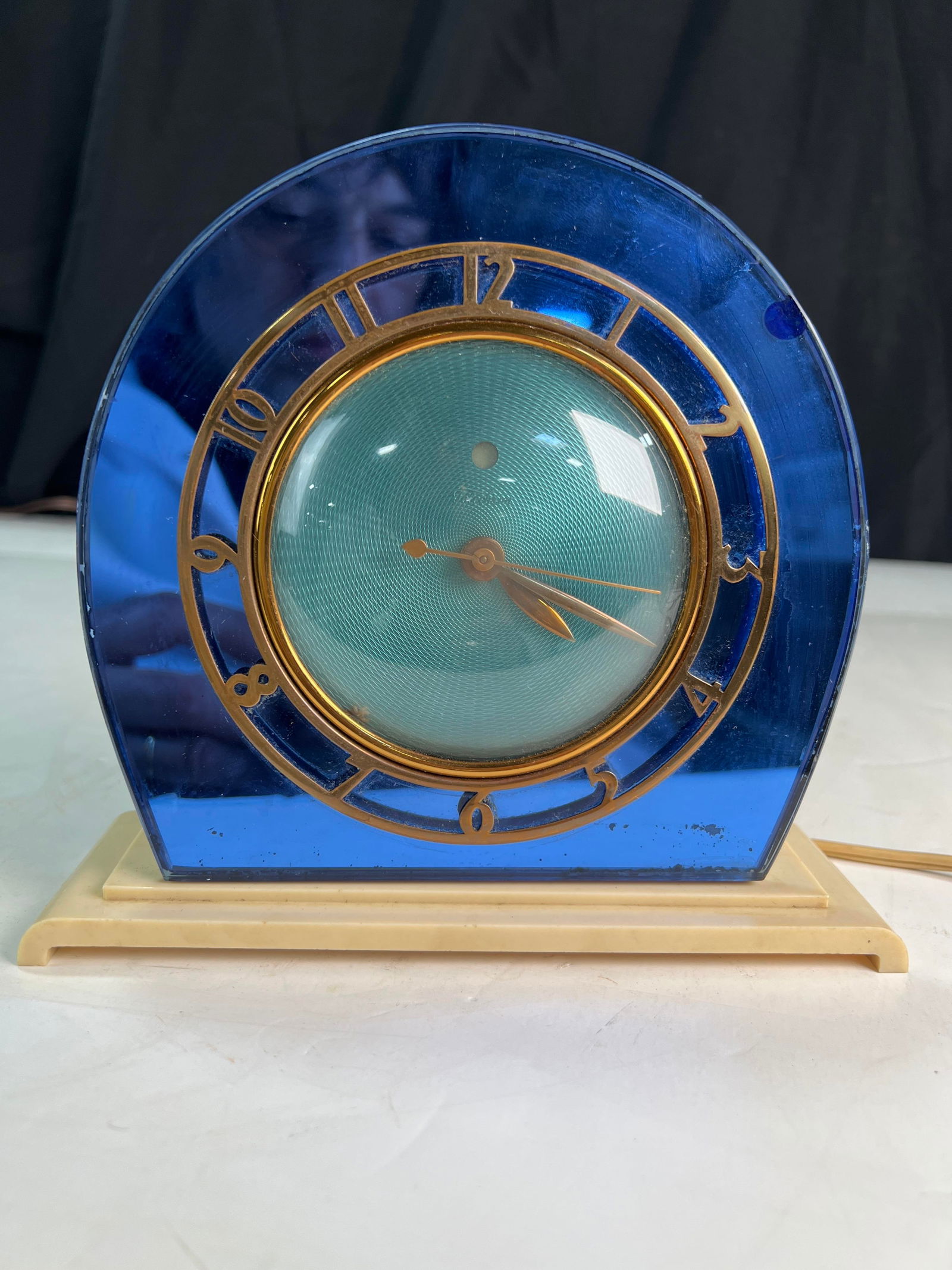 Telechron electric Modern clock, model 4F71, blue, gold, and cream, runs (1 of 10)