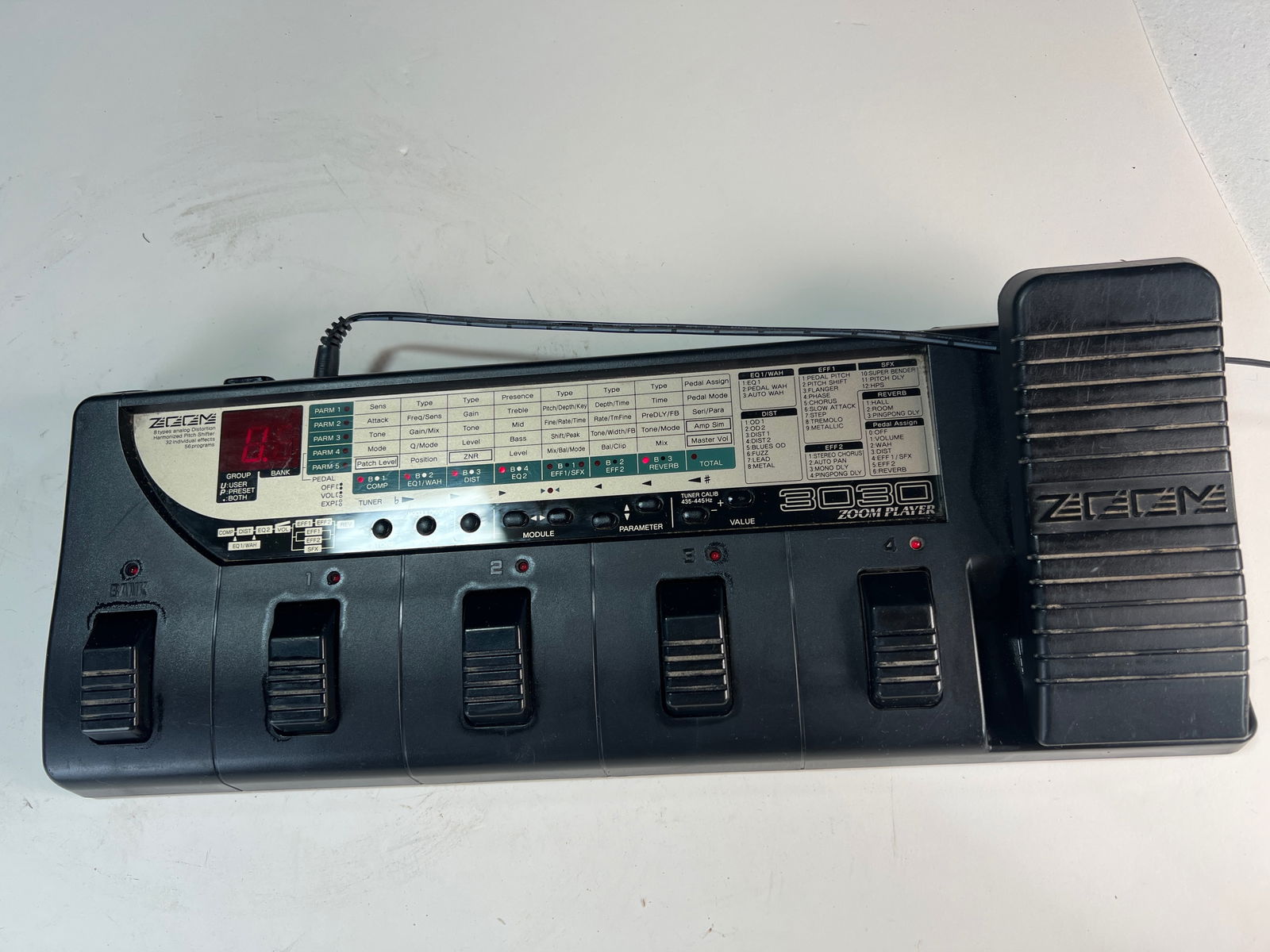 ZOOM 3030 Multi-Effects Guitar Pedal with Expression Control JAPAN, powers on, lights up (1 of 10)