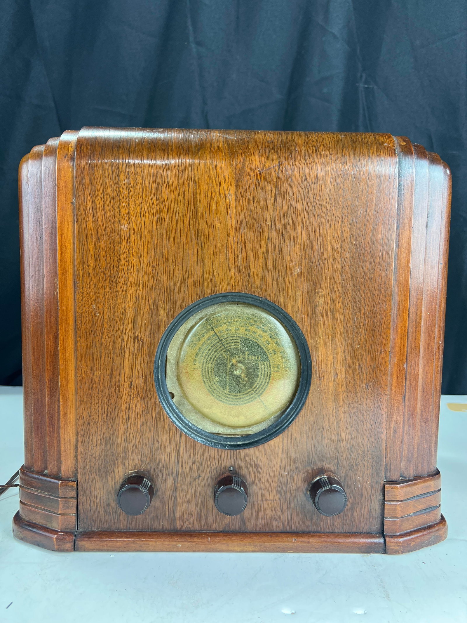 Sparton receiver model 517, tube chassis, wood cabinet, untested: Sparton receiver model 517, tube chassis, wood cabinet, untested