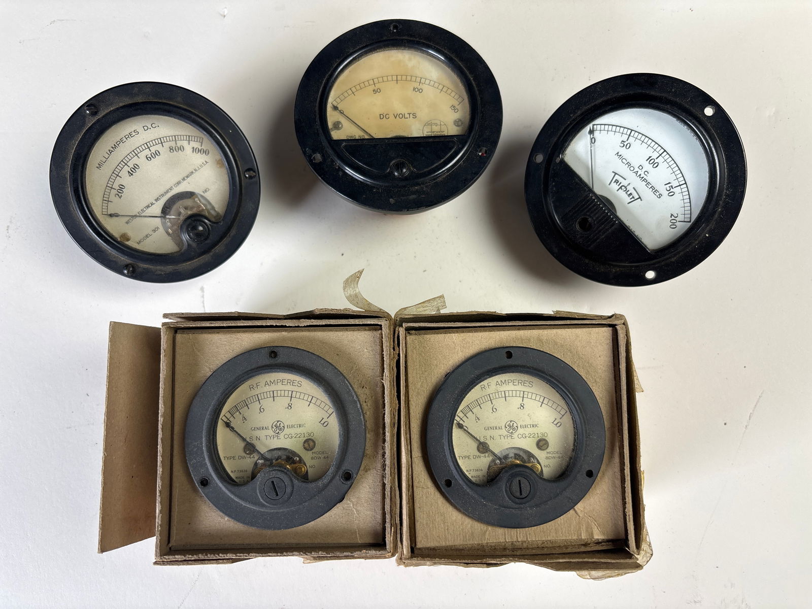 Lot of lot of 5 vintage electric meter, 2 General Electric Type DW-44 Model 8DW-44 in boxes with: Lot of lot of 5 vintage electric meter, 2 General Electric Type DW-44 Model 8DW-44 in boxes with sealed bag of parts, Triplet Model 327-A ammeter, Underwater Sound Laboratory voltmeter, Western Electr