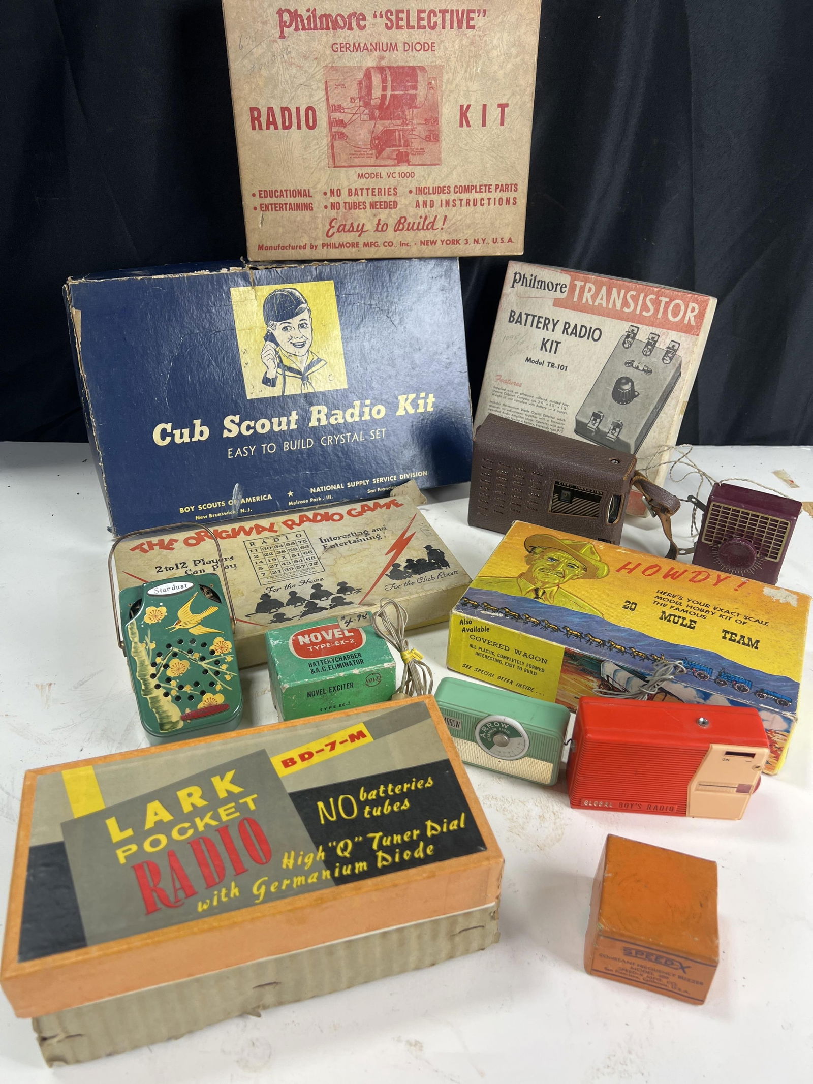 Opportunity lot of transistor and crystal radios, kits, and accessories, (1 of 9)