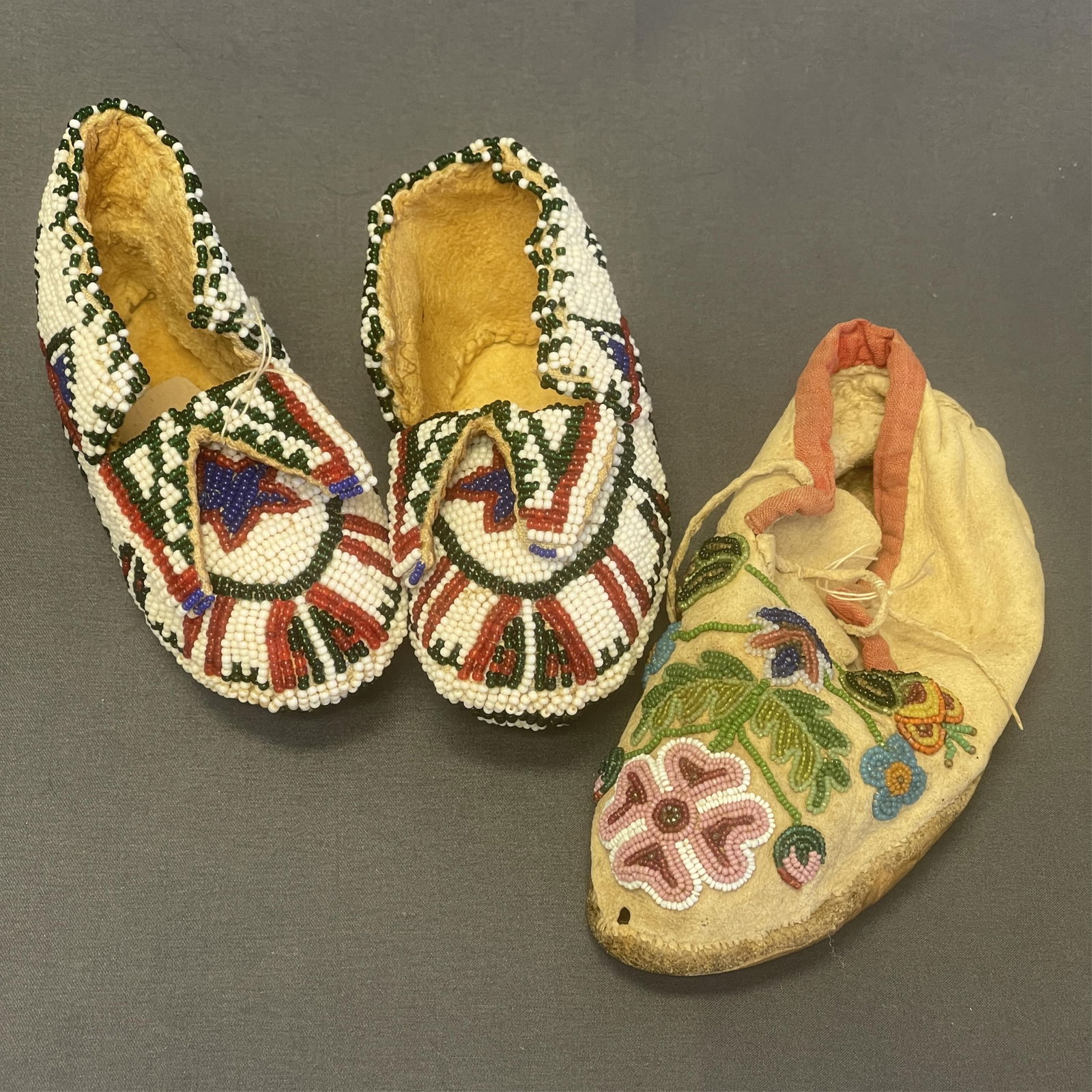 Infant moccasin - pair and one single child's moccasin - beaded. 1. Approximately 4 3/4? long x 2 (1 of 19)