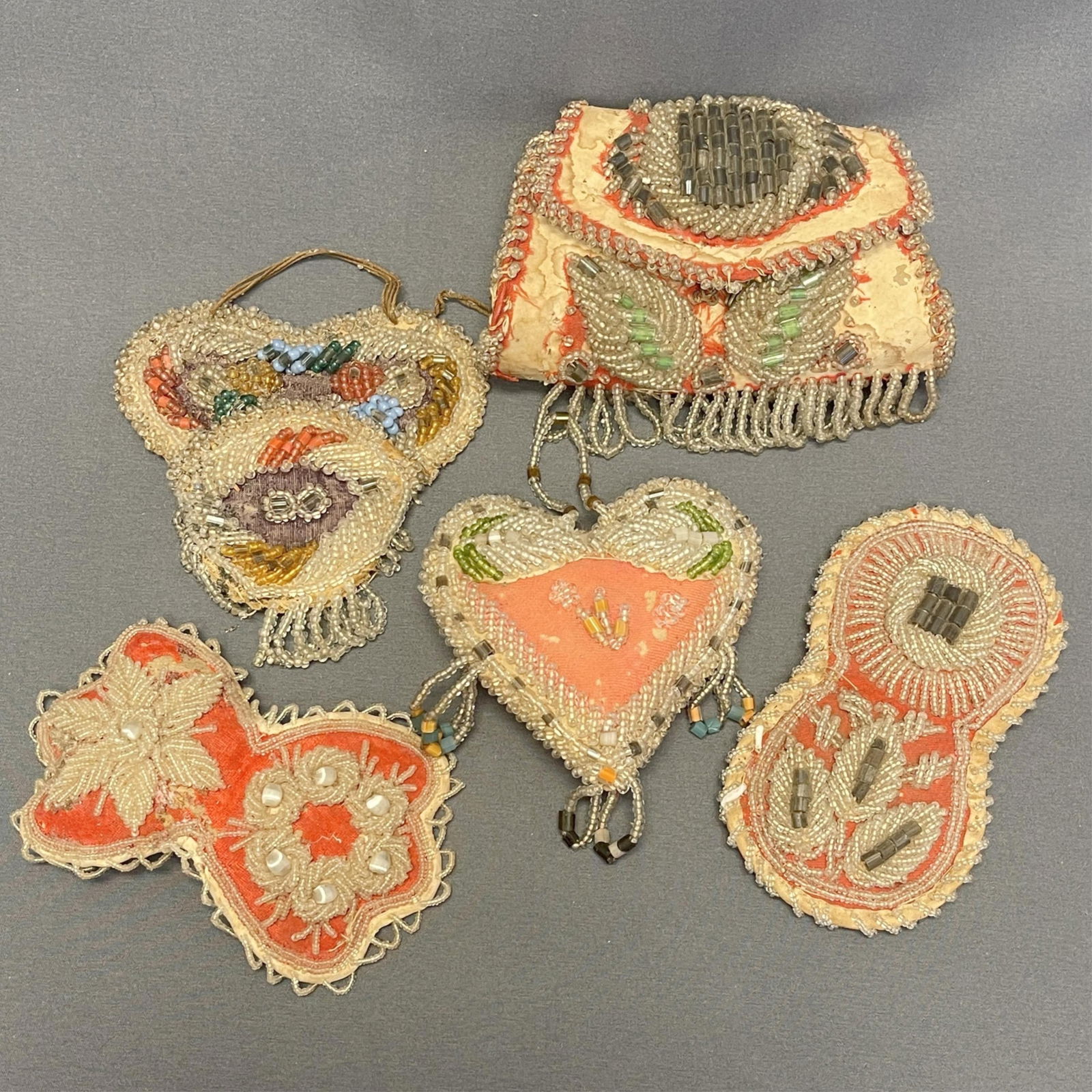 5 antique Iroquois beaded items. *All sizes are approximate (1 of 17)