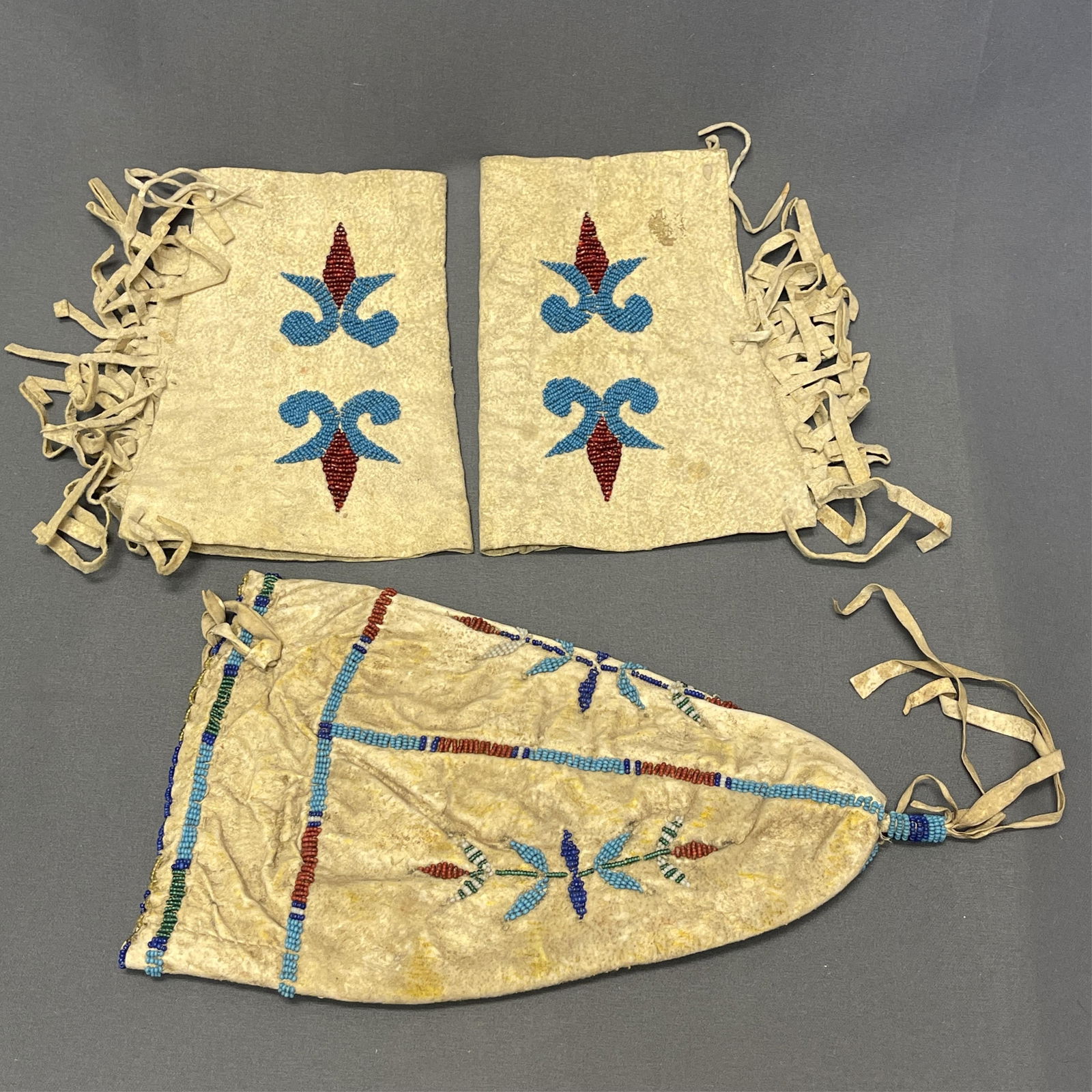 Group of 2 Vintage Native American Beaded Leather Items, ca. 1940s Item 1: each 8" long x 5" wide (7 (1 of 15)