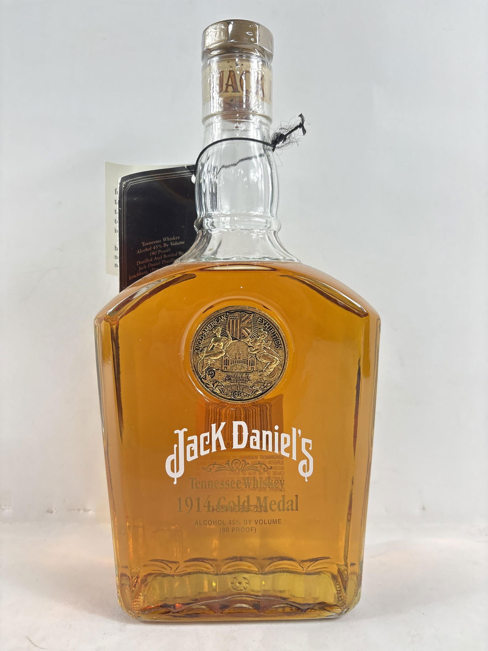 1914 Jack Daniels Gold Medal Series No 4 Tennessee Whiskey 750ml: 1914 Jack Daniels Gold Medal Series No 4 Tennessee Whiskey 750ml No box sealed bottle ALL ALCOHOL PURCHASES MUST BE PICKED UP LOCALLY. SHIPPING IS NOT AVAILABLE FOR ANY WINE & SPIRITS LOTS.