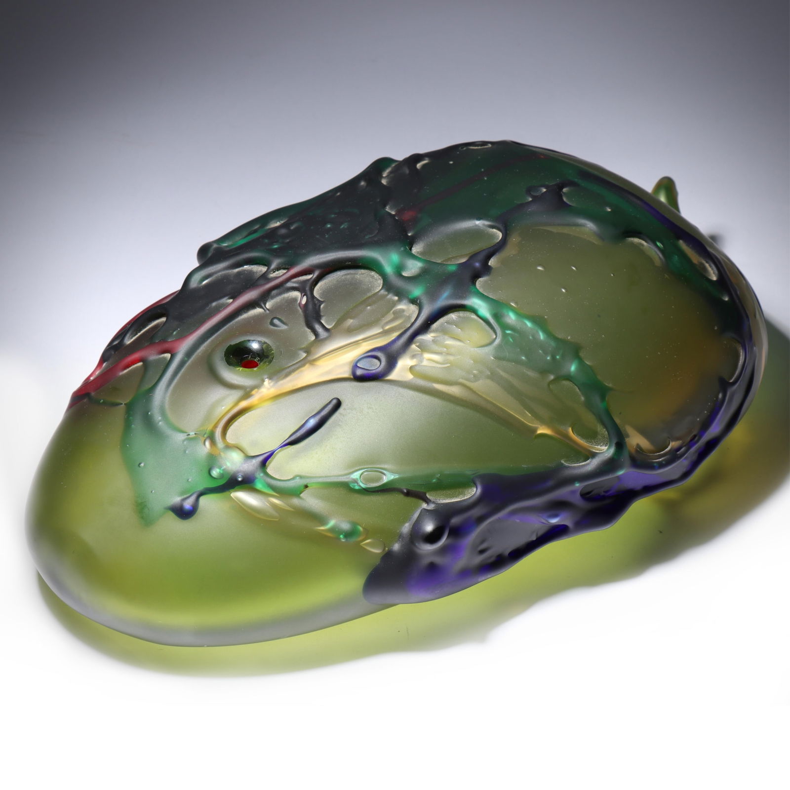 Yasuhiko Tsuchida, Japanese b.1969, Camouflage, 2004, Murano art glass scupture, 6 1/2"H x 17"W: Yasuhiko Tsuchida Japanese b.1969 Camouflage, 2004 Murano art glass scupture bubble form applied with trails of polychrome glass, Spruffi. Likely executed at Pino Signoretto with Amber Hauch Provenanc