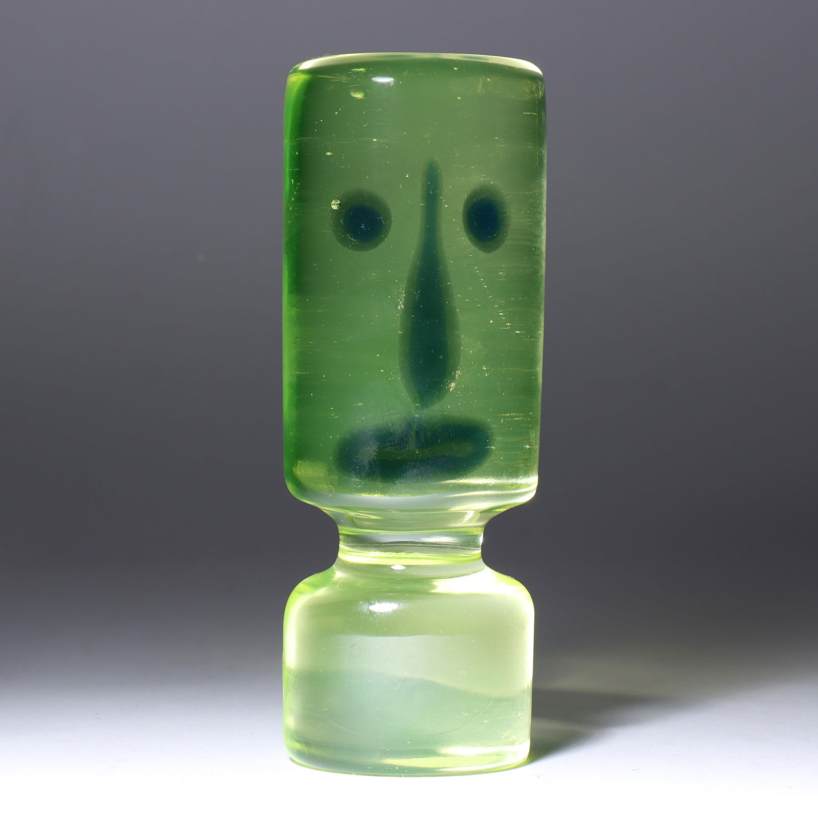 Antonio Da Ros for Gino Cenedese Murano art glass stylized face head portrait totem. 6"H x 2 1/4"W: Antonio Da Ros for Gino Cenedese Murano art glass stylized face head portrait totem. Unmarked. 6"H x 2 1/4"W