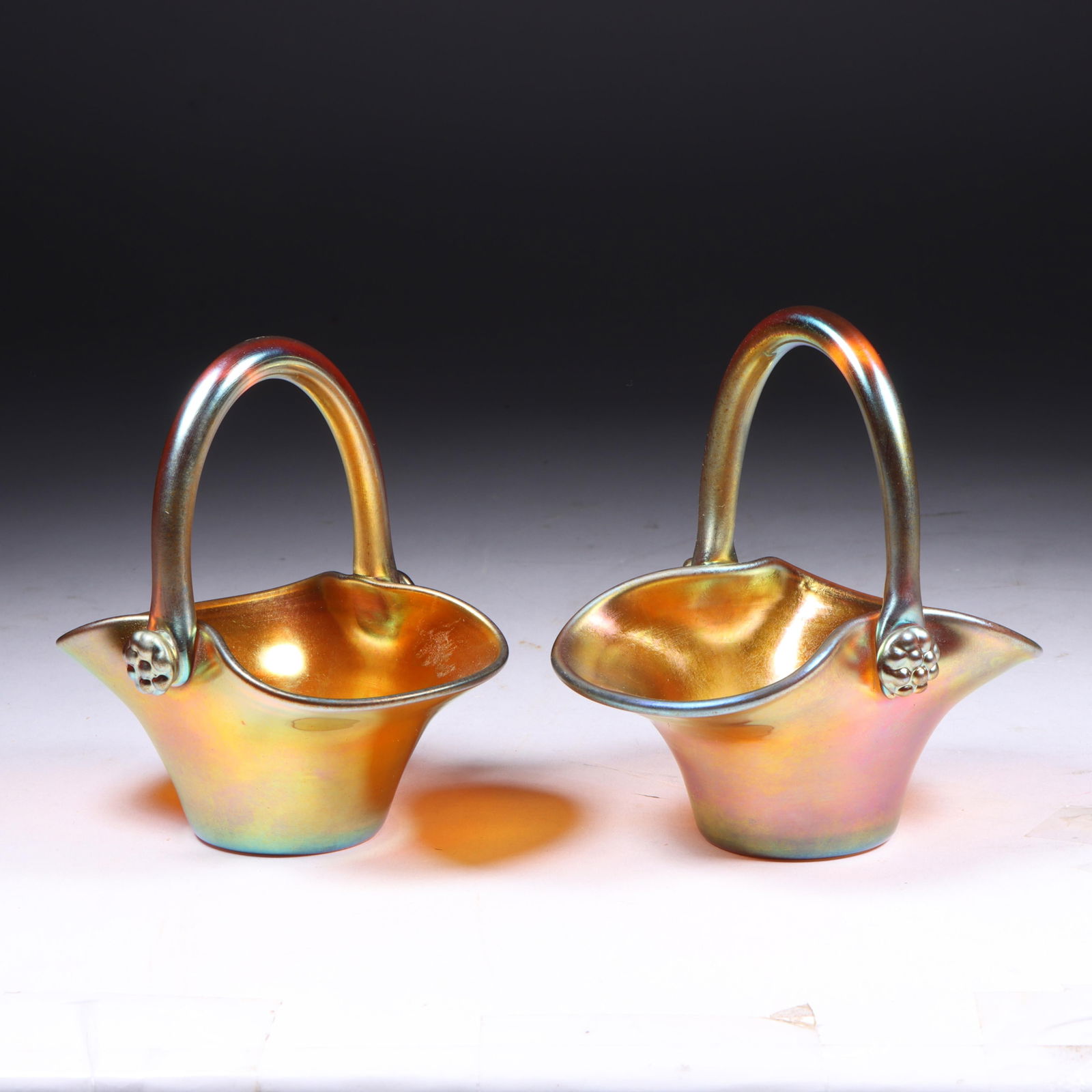 Steuben gold aurene iridescent art glass baskets, American art nouveau glass 3 3/4"H x 3 1/2"W (one): Steuben gold aurene iridescent art glass baskets, American art nouveau glass 3 3/4"H x 3 1/2"W (one)