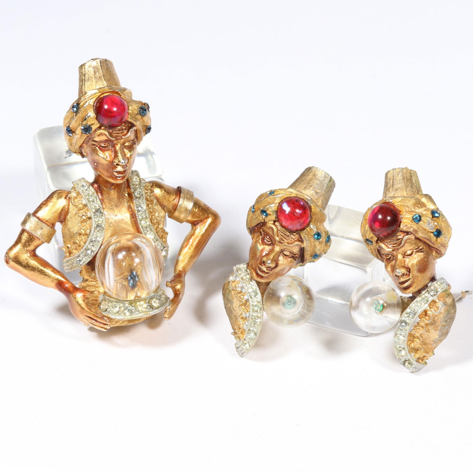 HAR Fortune Teller matching set including brooch and earrings with "crystal" balls and dragons (1 of 14)
