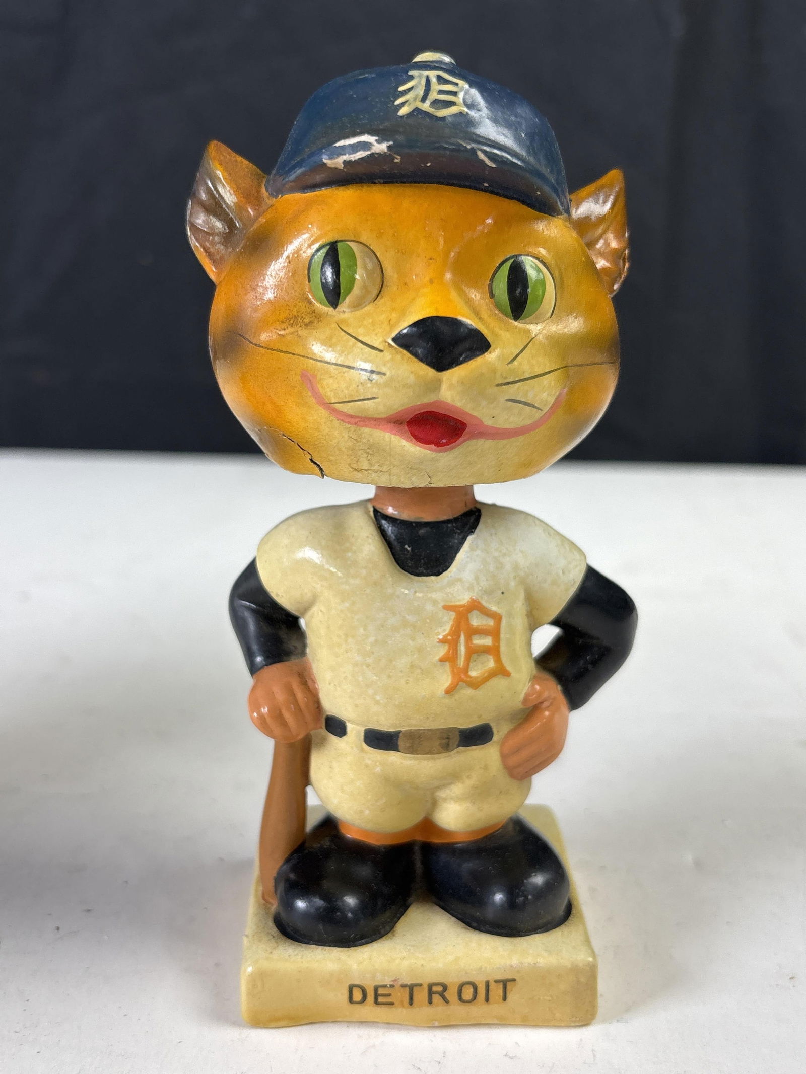 Vintage ceramic Detroit Tigers MLB Baseball bobble head, sticker on the bottom reads ?Japan?, 6.5?H (1 of 7)