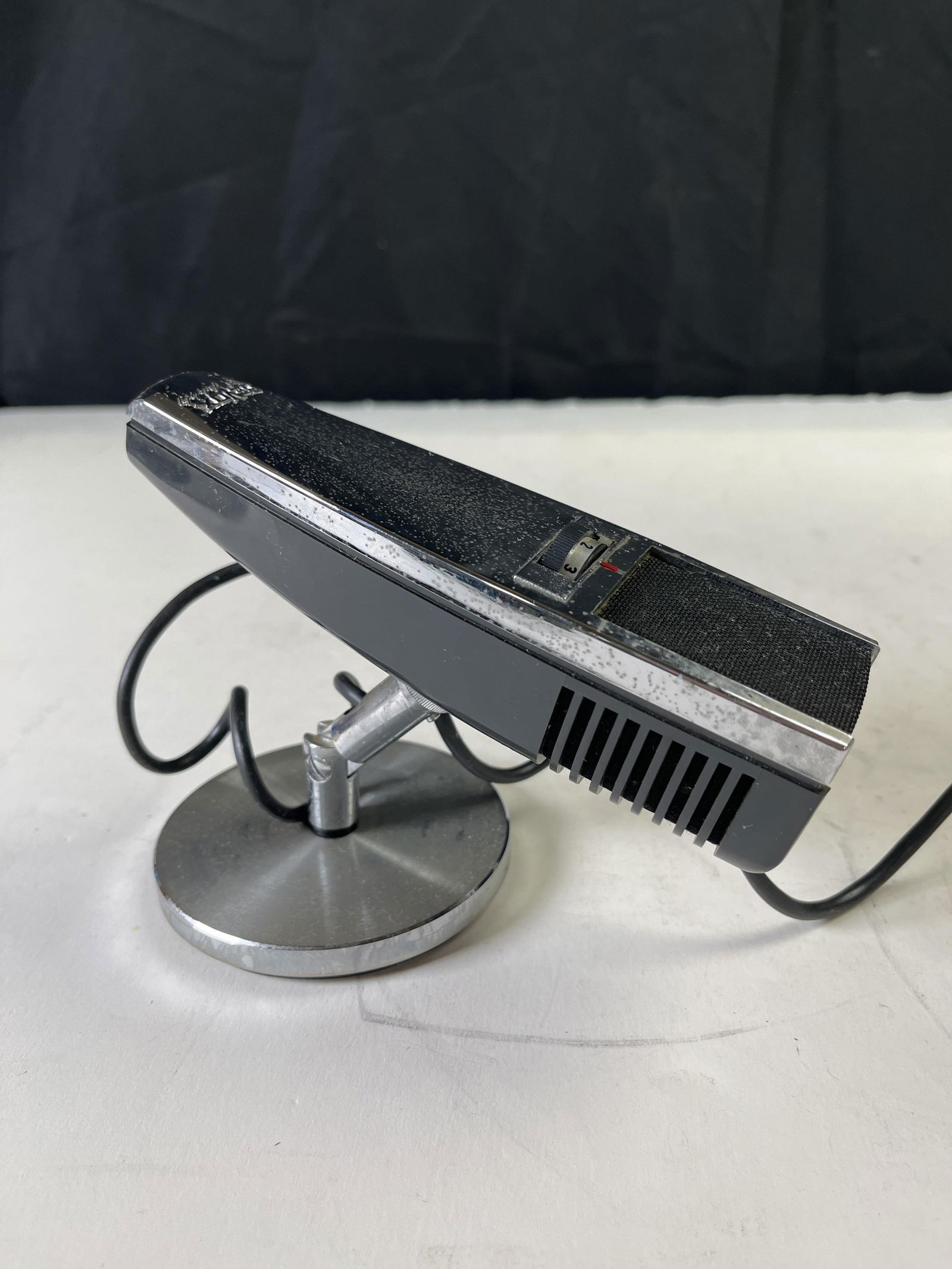 vintage Revox 3377 dynamic microphone and stand. Untested.: vintage Revox 3377 dynamic microphone and stand. Untested.