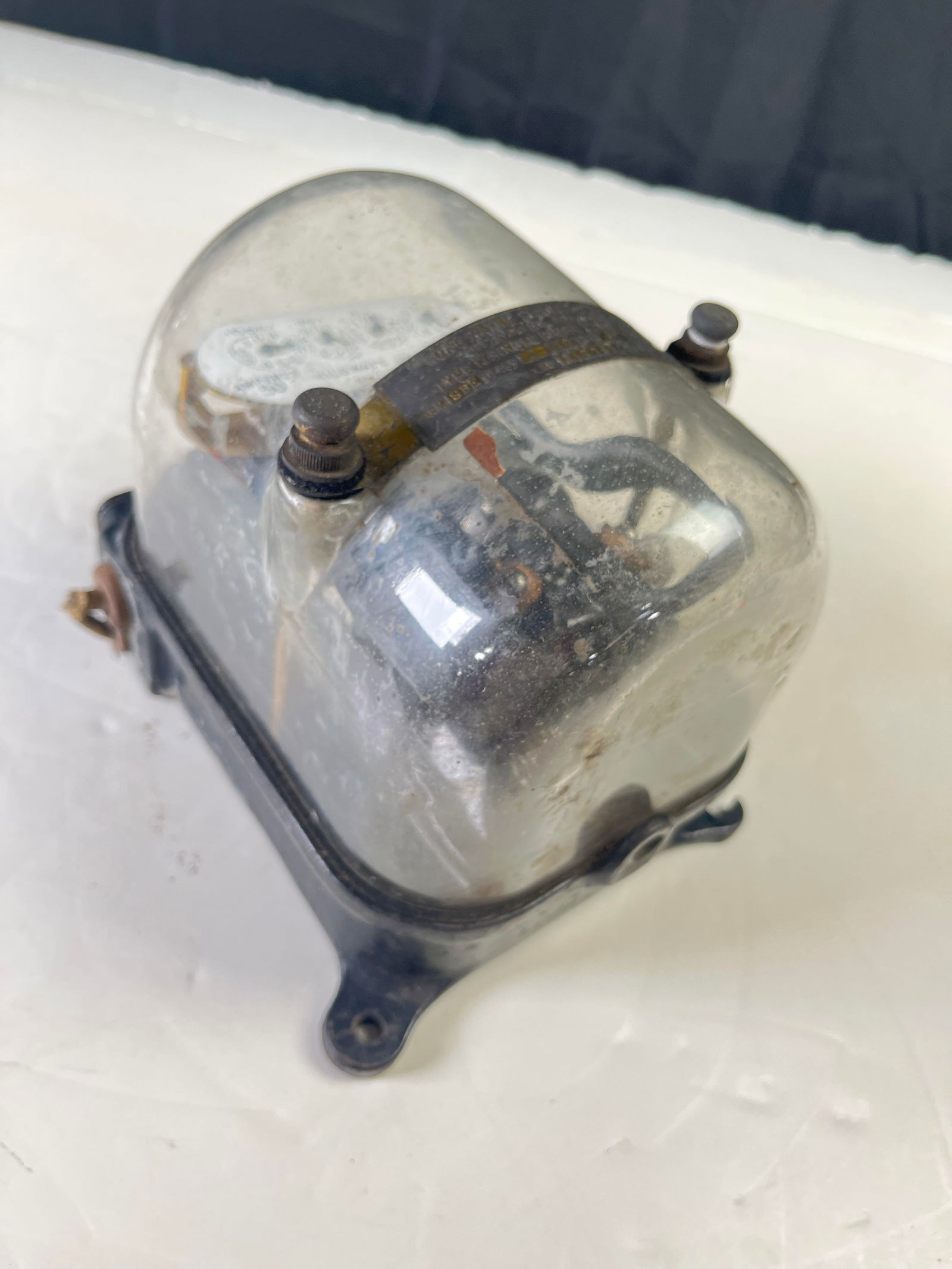 vintage General Electric kilowatt-hour meter, also known as a watthour meter, 1903-1924: vintage General Electric kilowatt-hour meter, also known as a watthour meter, 1903-1924