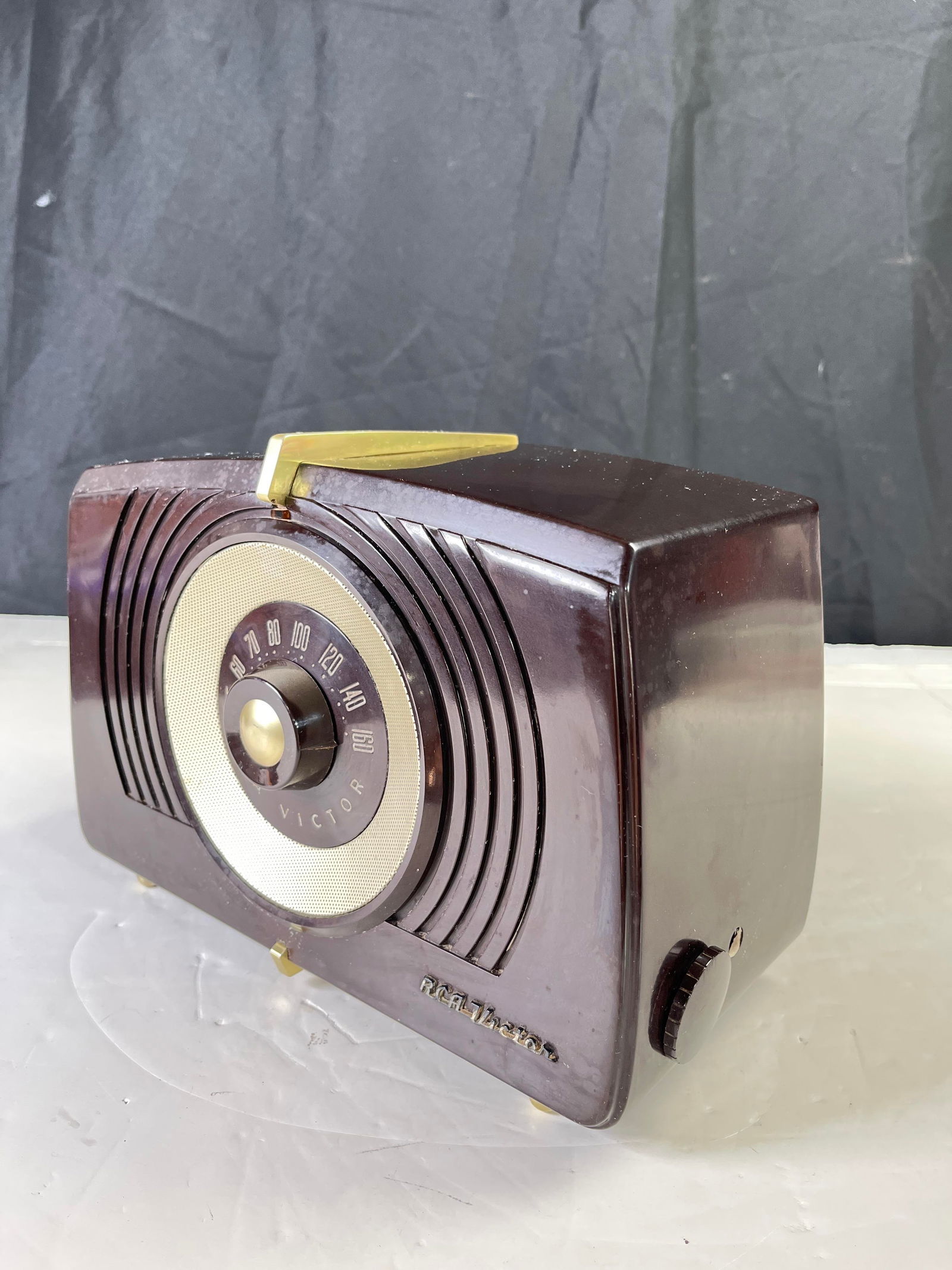 Vintage Bakelite Art Deco RCA Victor Model X-551 vacuum tube AM radio, circa 1950-51, untested (1 of 7)