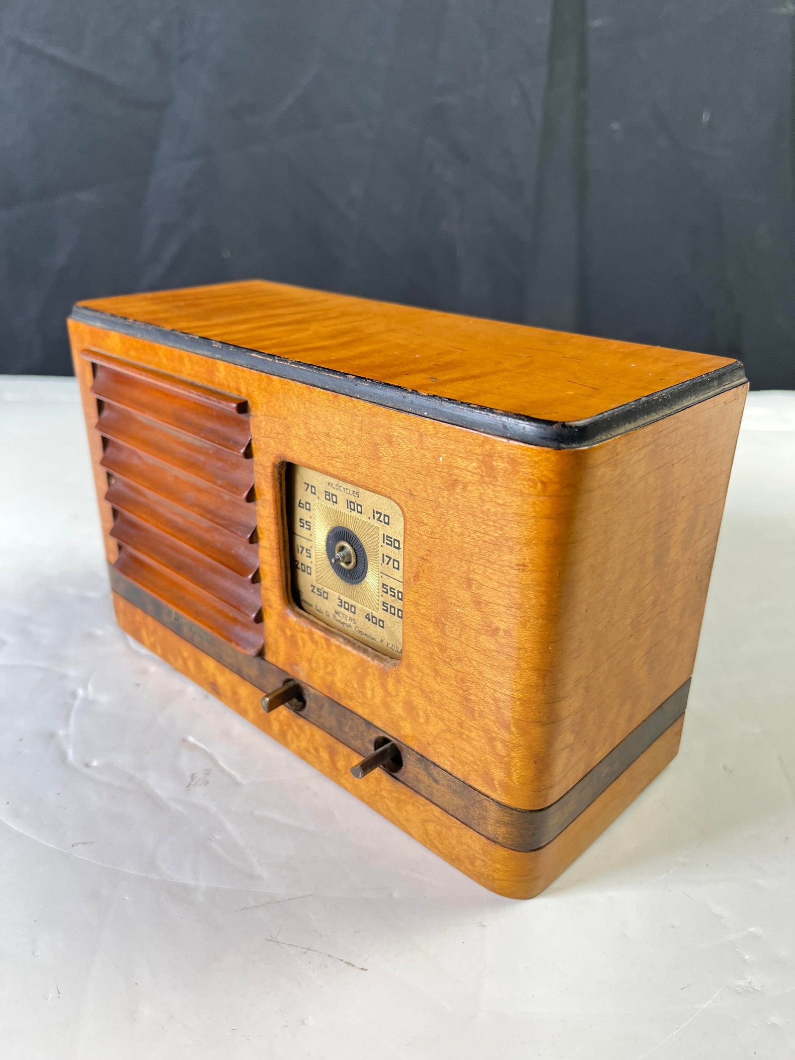 Vintage Emerson AX-217 "Little Miracle" Art Deco tube radio, with Ingraham wood cabinet, 1937-39,: Vintage Emerson AX-217 "Little Miracle" Art Deco tube radio, with Ingraham wood cabinet, 1937-39, untested