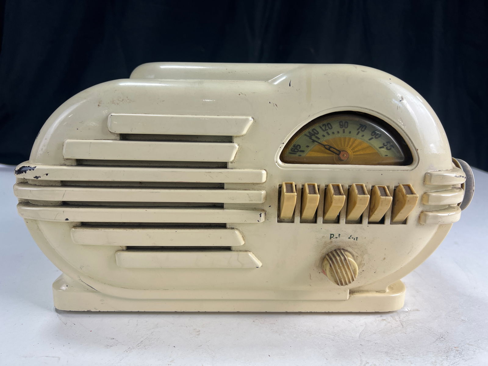 Belmont 6D111, Series B, Art Deco Bakelite all tube Radio, for restoration, ivory/cream, untested (1 of 8)