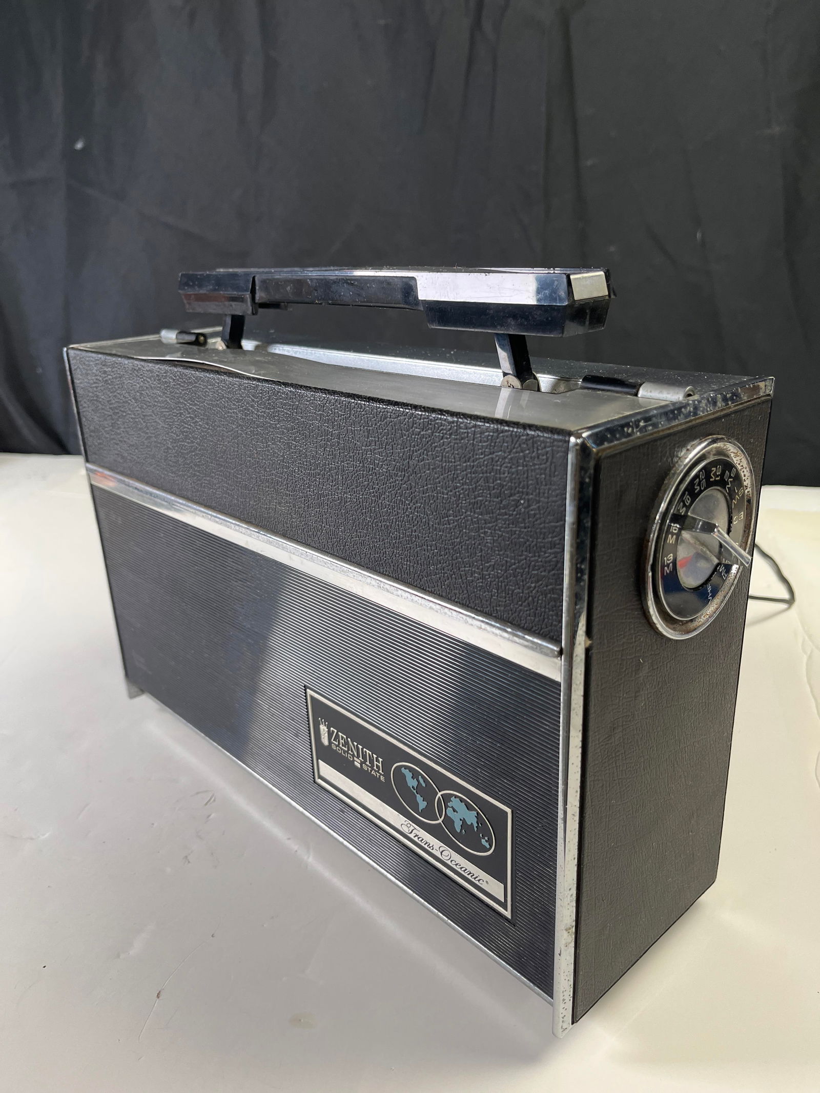 Zenith Trans-Oceanic portable radio, Royal 7000 or R-7000 model series, late 1970s, untested: Zenith Trans-Oceanic portable radio, Royal 7000 or R-7000 model series, late 1970s, untested