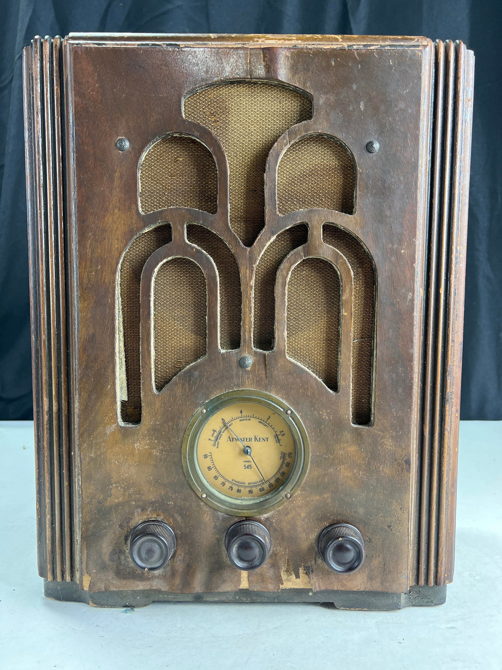 Atwater Kent model 545, all tube, wooden cabinet, untested: Atwater Kent model 545, all tube, wooden cabinet, untested,