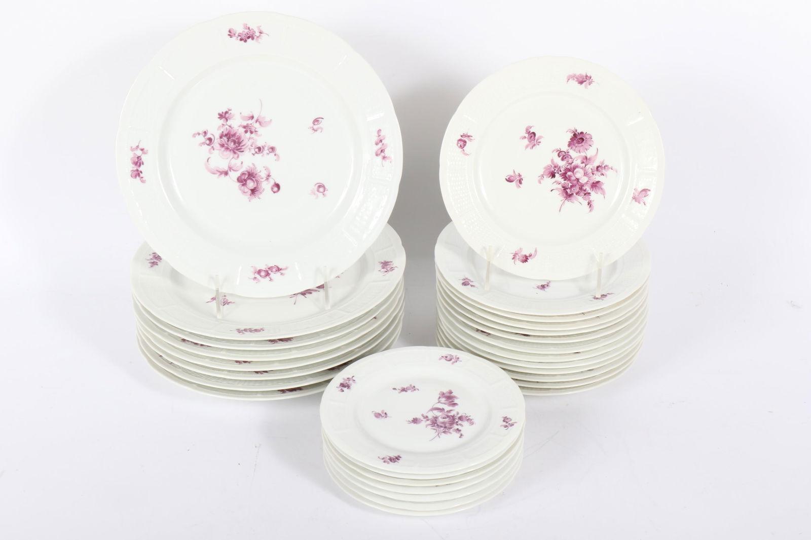 Nymphenburg porcelain purple flowers partial service plates, 28pc: 8 dinner plates, 7 salad plates,: Nymphenburg porcelain purple flowers partial service plates, 28pc: 8 dinner plates, 7 salad plates, 13 bread and butter plates 9 1/2? D (dinner plate)