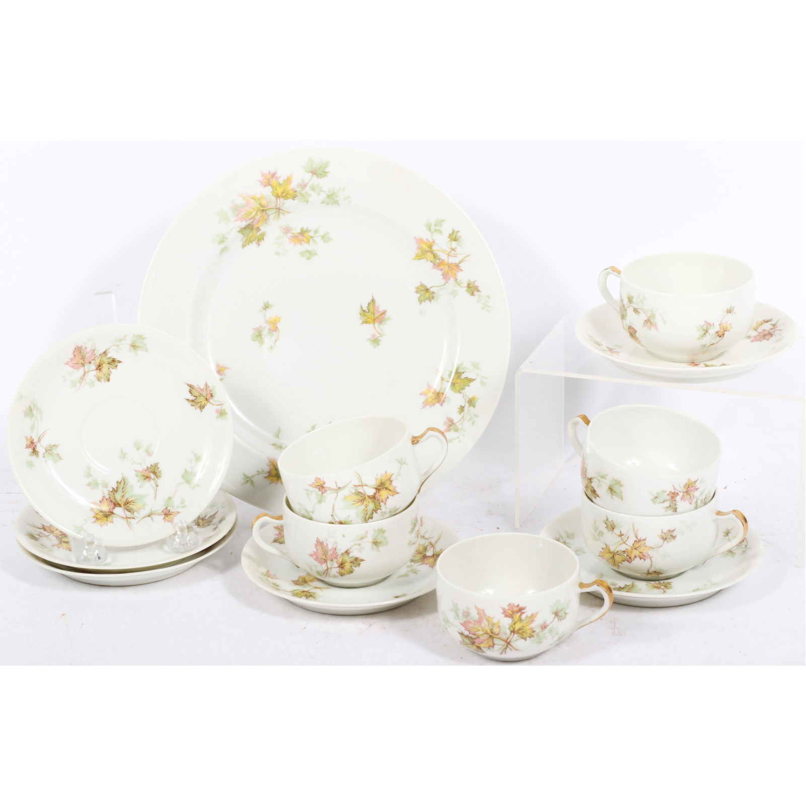 Haviland Limoges Autumn Leaf dinner plate and 6 cups & saucers 9 3/4?Diam. (dinner plate): Haviland Limoges Autumn Leaf dinner plate and 6 cups & saucers 9 3/4?Diam. (dinner plate)