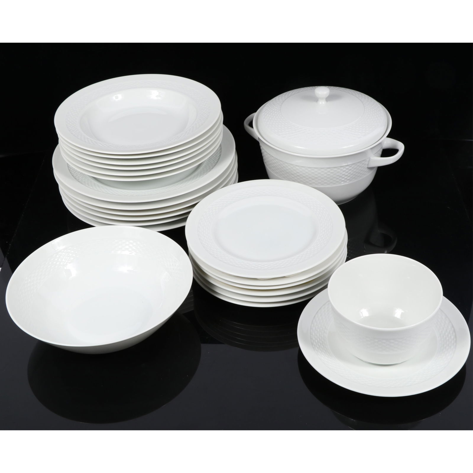 Hutschenreuther "Tradition" basketweave porcelain dishware, 22pc: 6 dinner plates, 6 salad plates, 6: Hutschenreuther "Tradition" basketweave porcelain dishware, 22pc: 6 dinner plates, 6 salad plates, 6 soup bowls, serving bowl, covered vegetable bowl, gravy boat with underplate 9 3/4"Diam. (largest)