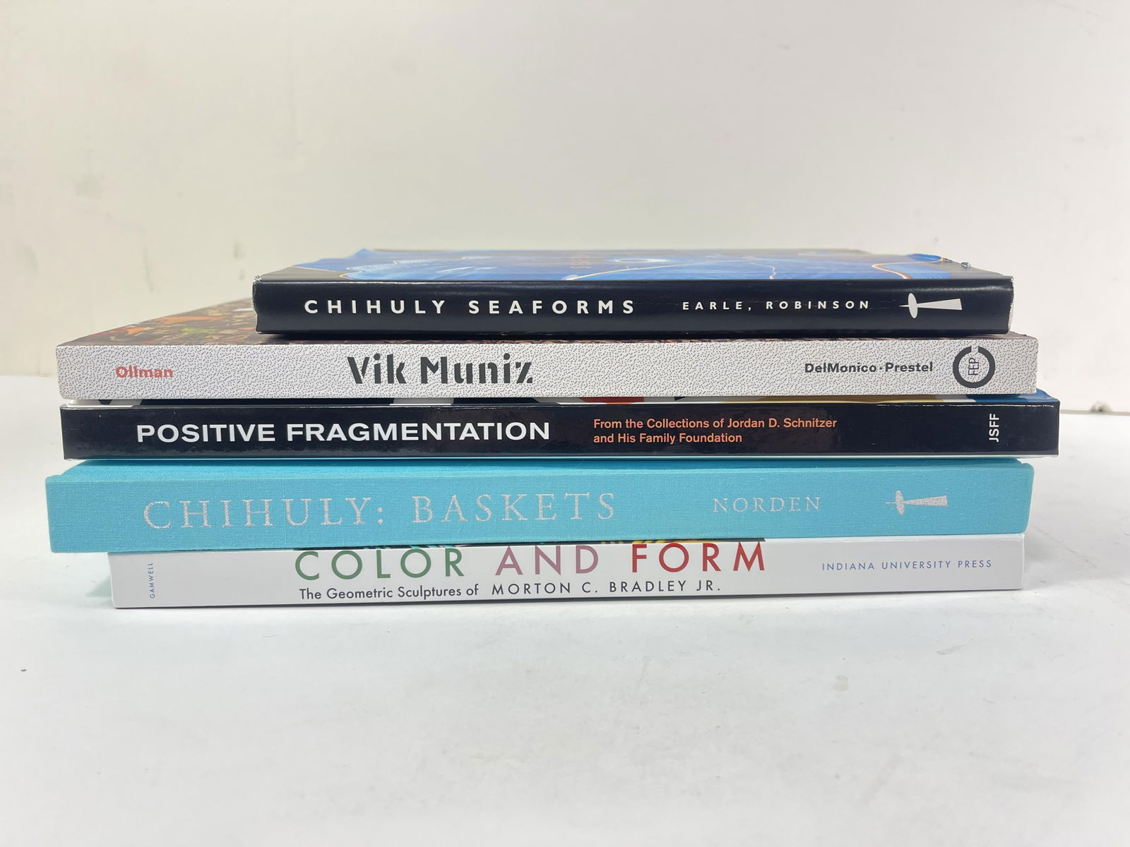 Five books on contemporary art: SIGNED Vik Muniz, Chihuly, Morton C. Bradley Jr: Five books on contemporary art: SIGNED Vik Muniz, Chihuly, Morton C. Bradley Jr SIGNED Vik Muniz, Arthur Ollman, Delmonico Books, 2016. Chihuly Seaforms, Sylvia Earl, Joan Robinson & Dale Chihuly, Mus