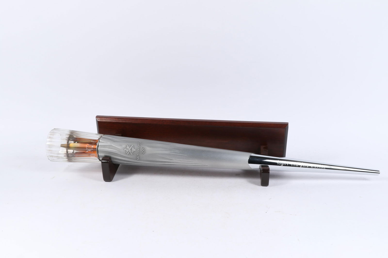 2002 Salt Lake City Winter Olympics torch with wooden mounting stand 32 1/2"H x 3 1/4"DIA. (1 of 10)
