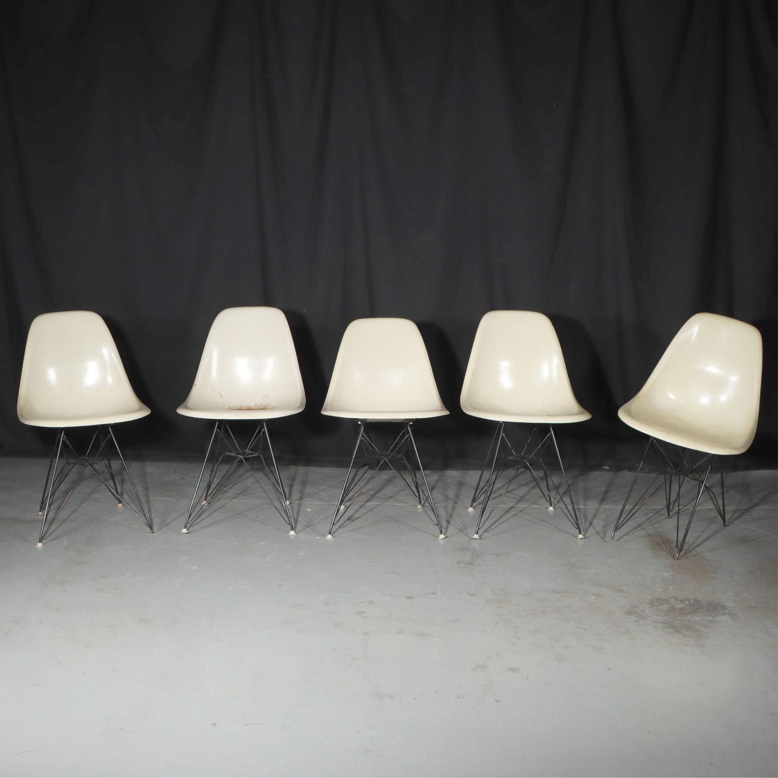 Group of 5 Herman Miller Eames DSR Fiberglass Eiffel Chairs For Restoration 30 3/4?H x 18 1/2?W x: Group of 5 Herman Miller Eames DSR Fiberglass Eiffel Chairs For Restoration Several missing chair leg caps. Missing hardware. 30 3/4?H x 18 1/2?W x 21?D, 17?H (seat to floor)