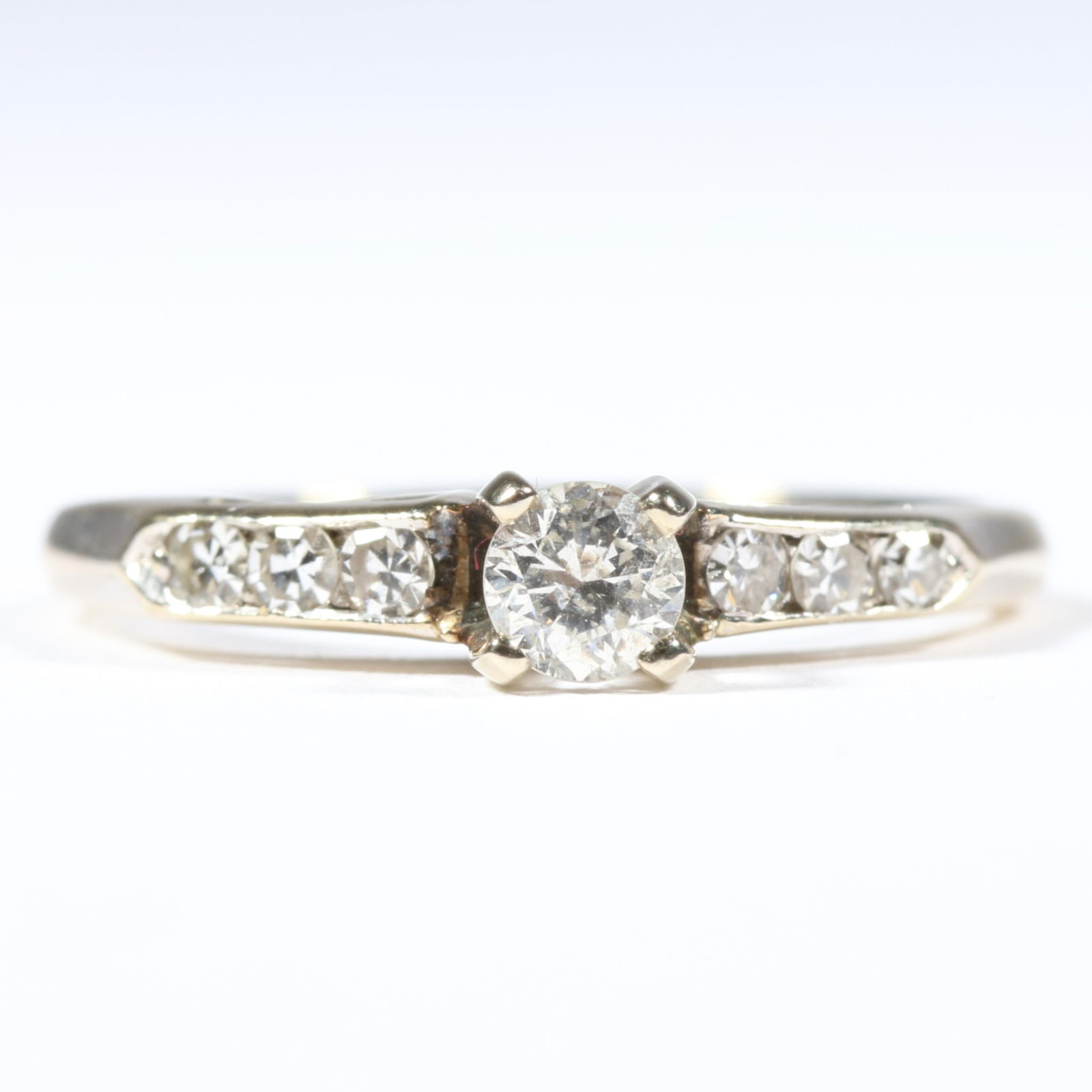 14K white gold vintage diamond ring. Ring size 7 1/2. (1 of 12)