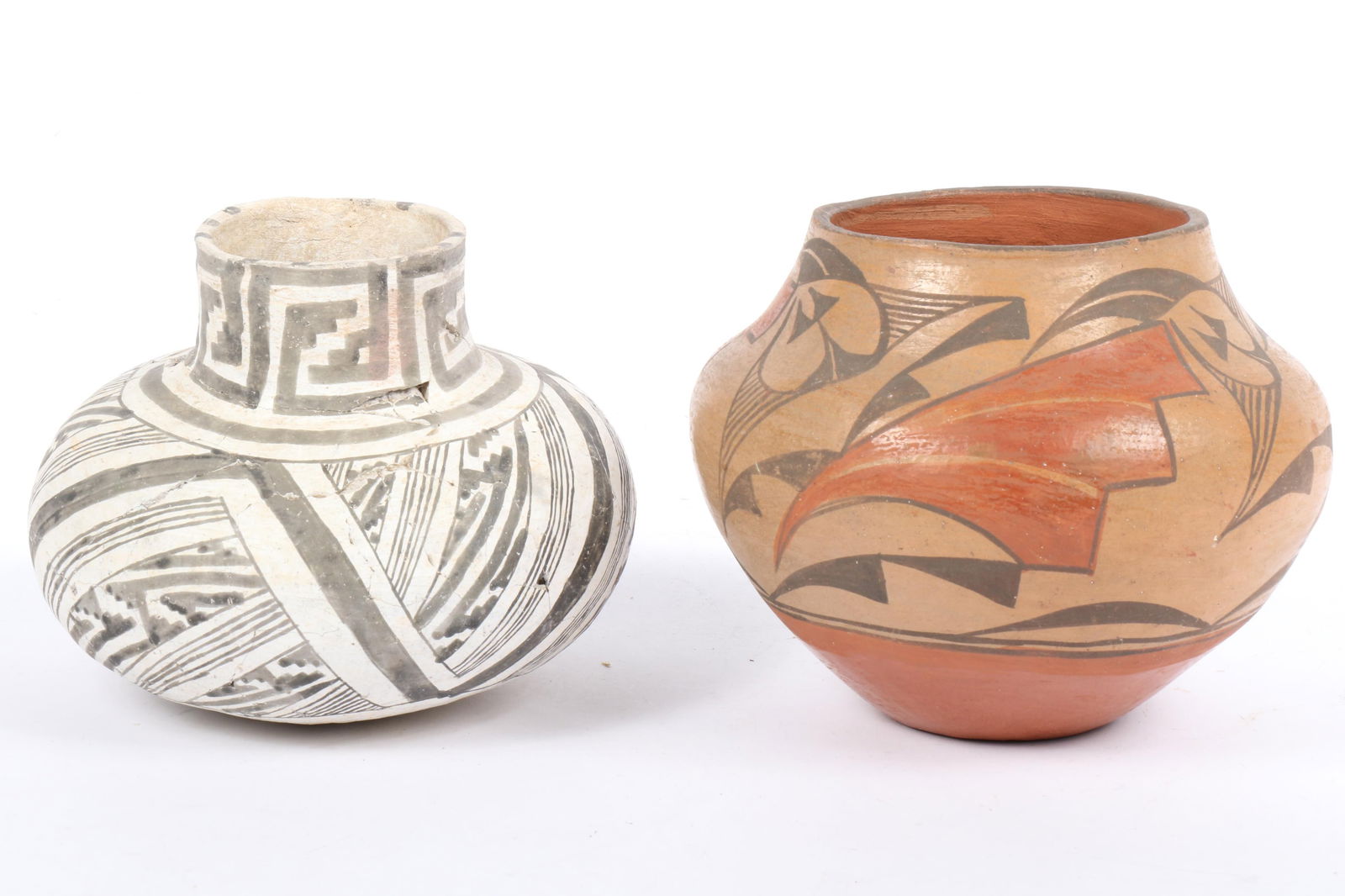 Two Native American Southwest pottery jars: Anasazi Tularosa black-on-white pottery olla, Zia Pueblo (1 of 12)