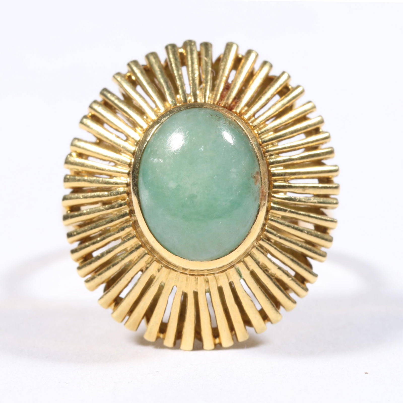 18K yellow gold Italian sunburst jade ring. Ring size 6 1/4: 18K yellow gold Italian sunburst jade ring. 4.271DWT The purchase of gold requires confirmed funds. Ring size 6 1/4